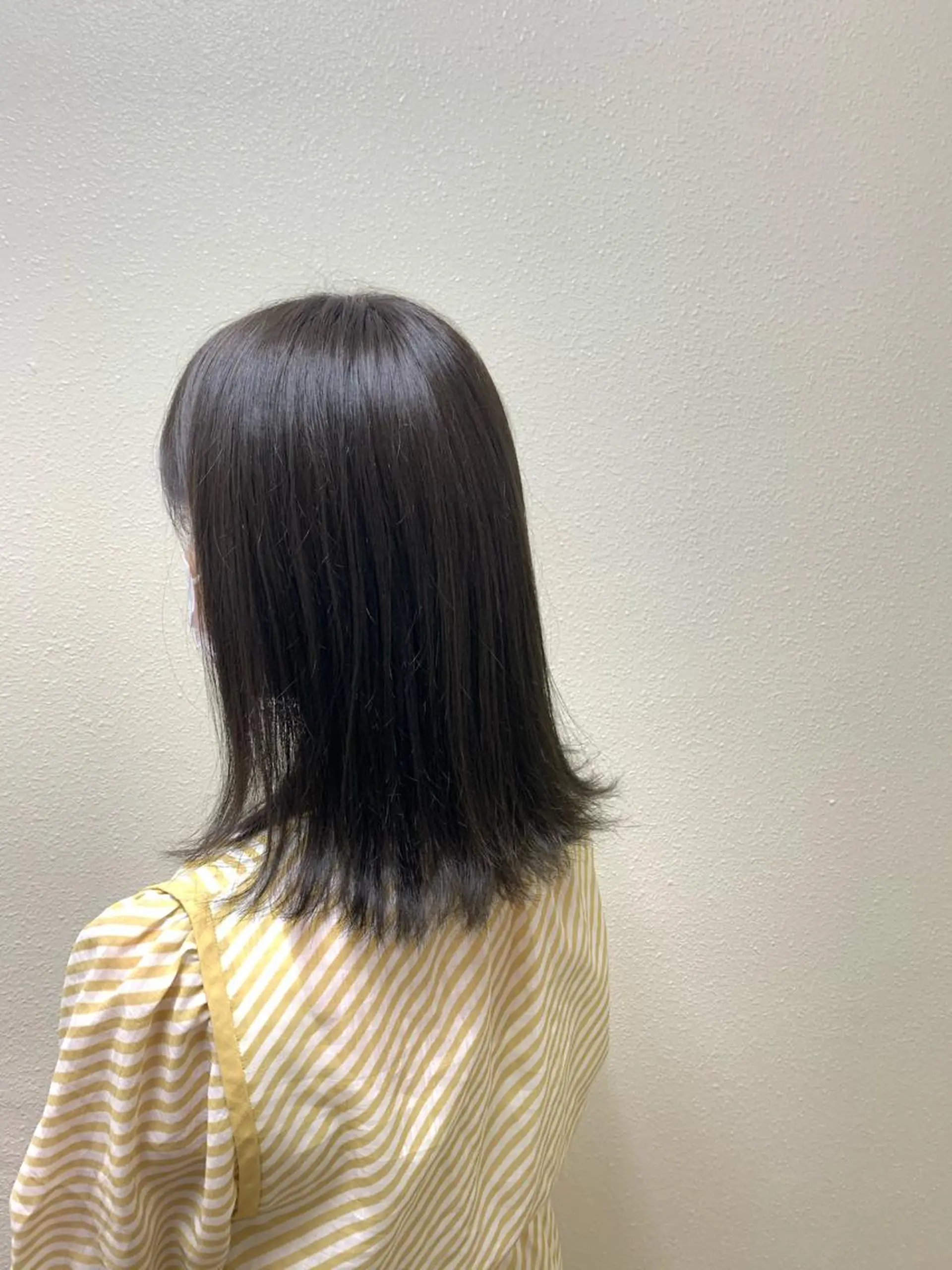 ミディアム カラー パーマ ヘアアレンジ メンズ キッズ ネイル マツエク・マツパ 切りっぱなしヘアボブ ミディアムヘアRYOのヘアスタイル