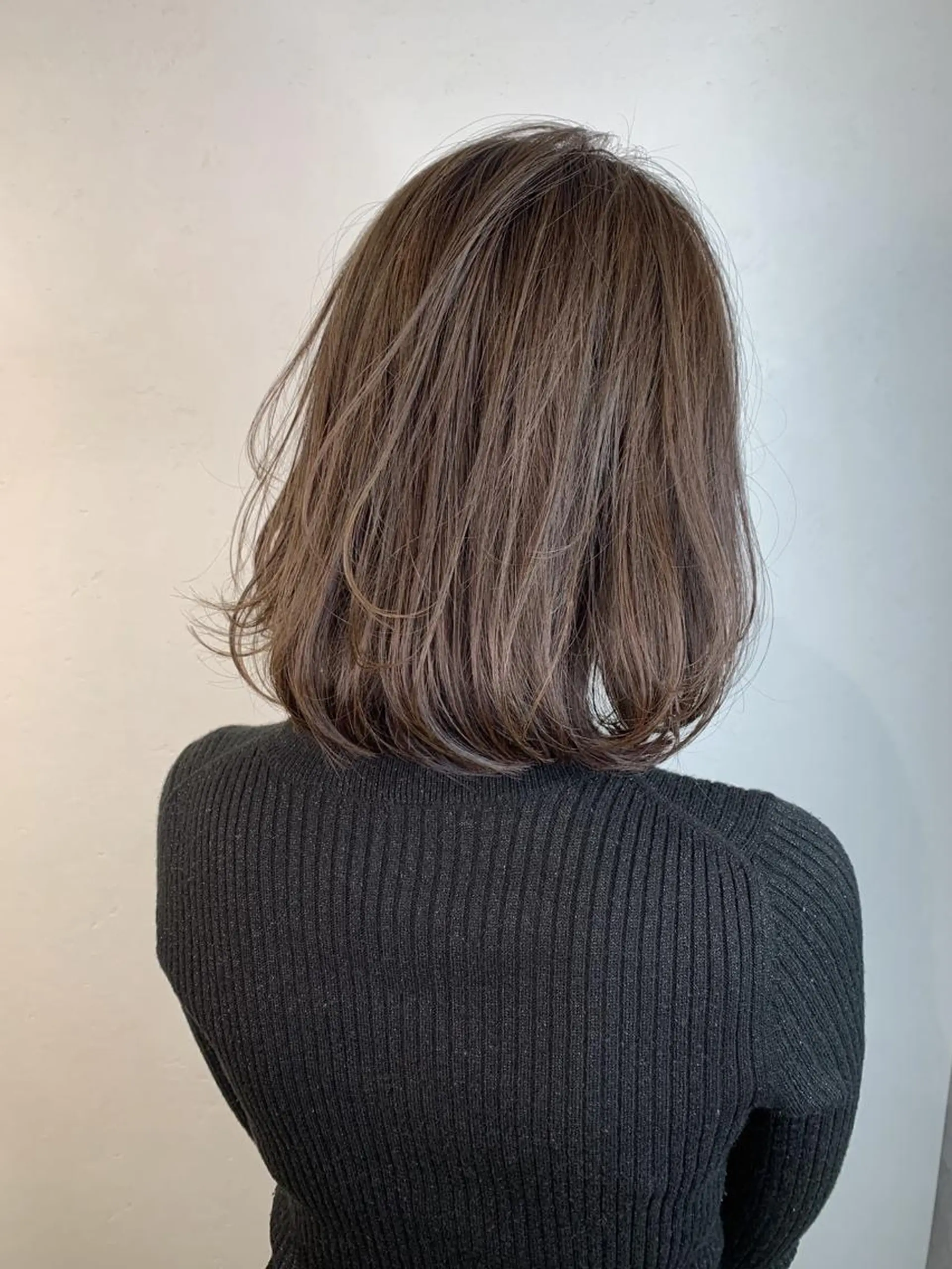 ミディアム ヘアカラー ＿WHITE鳳店 アンダーバーホワイトのヘアスタイル