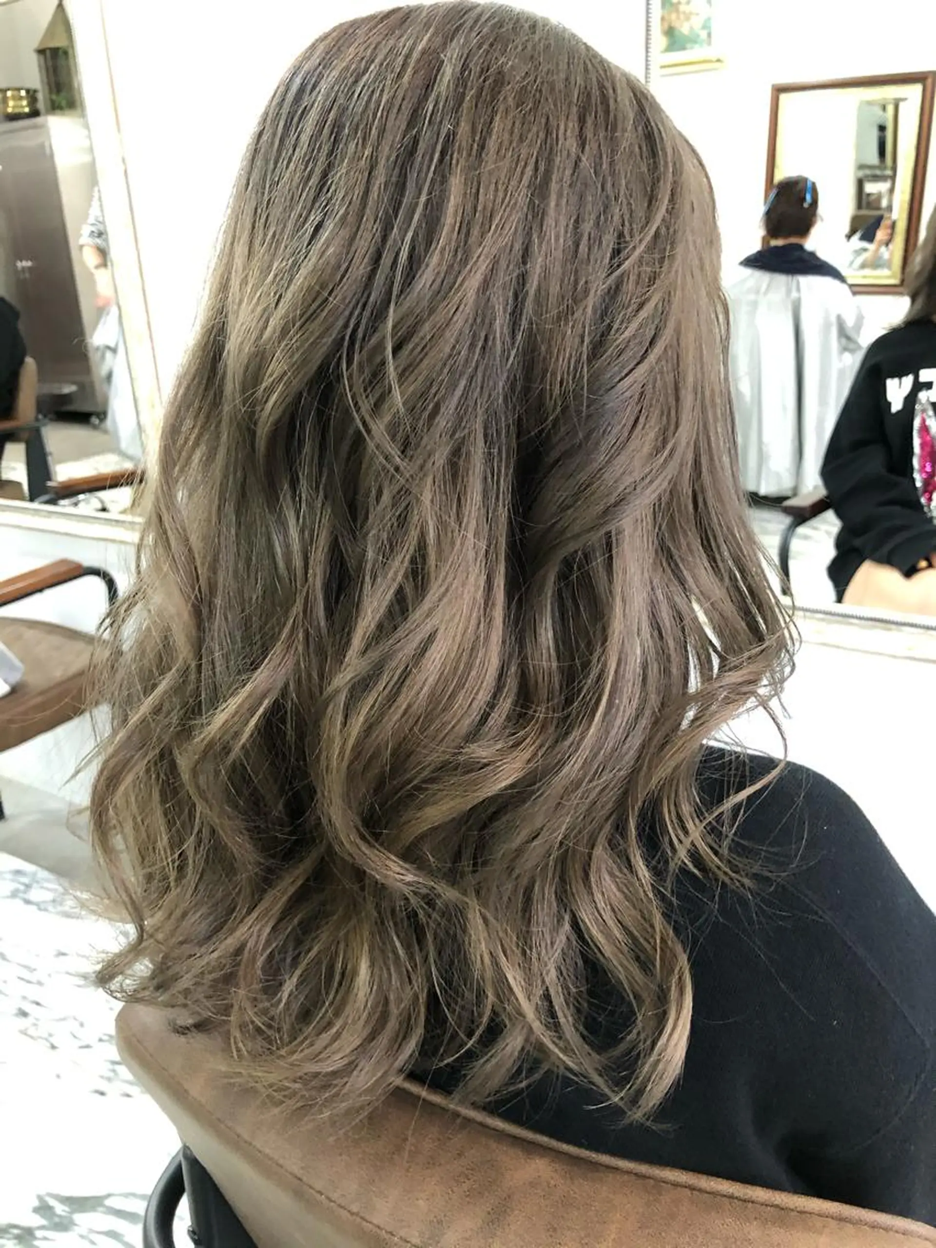 セミロング カラー ベージュカラー ブリーチ エクステ（レミー毛） NINEのヘアスタイル