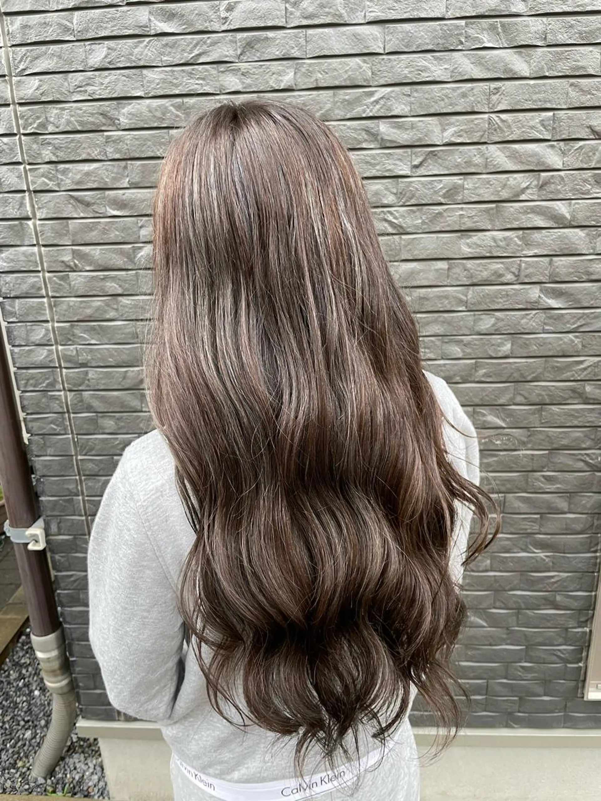 ロング カラー ベージュカラー ハイライトカラー ハイライト ロング トリートメント デザインカラー🏝️ 須賀汐音のヘアスタイル