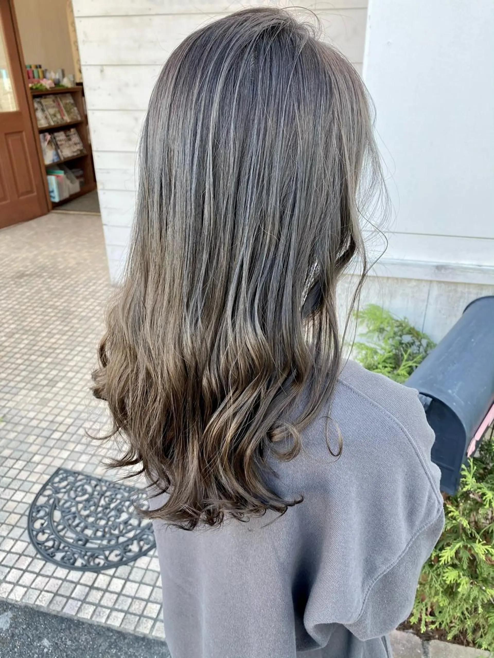 カラー SALOWIN栄 高須大貴のヘアスタイル