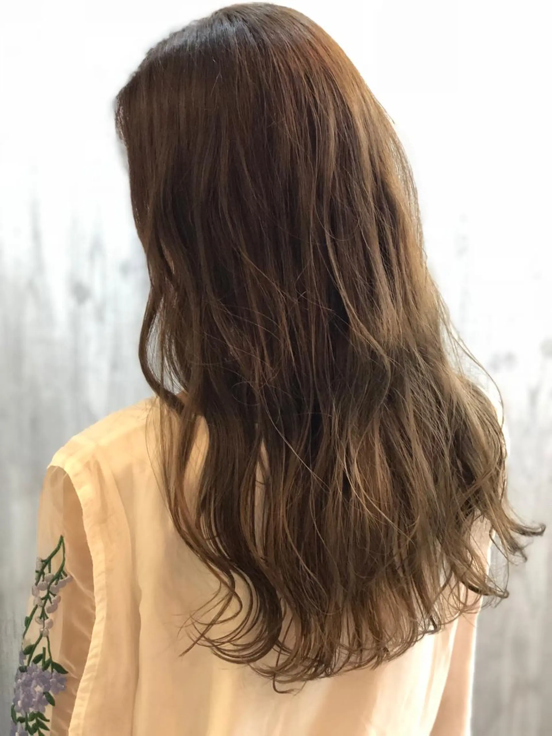 ロング カラー グラデーションカラー ヘアカラー トリートメント 及川 祐輔のヘアスタイル