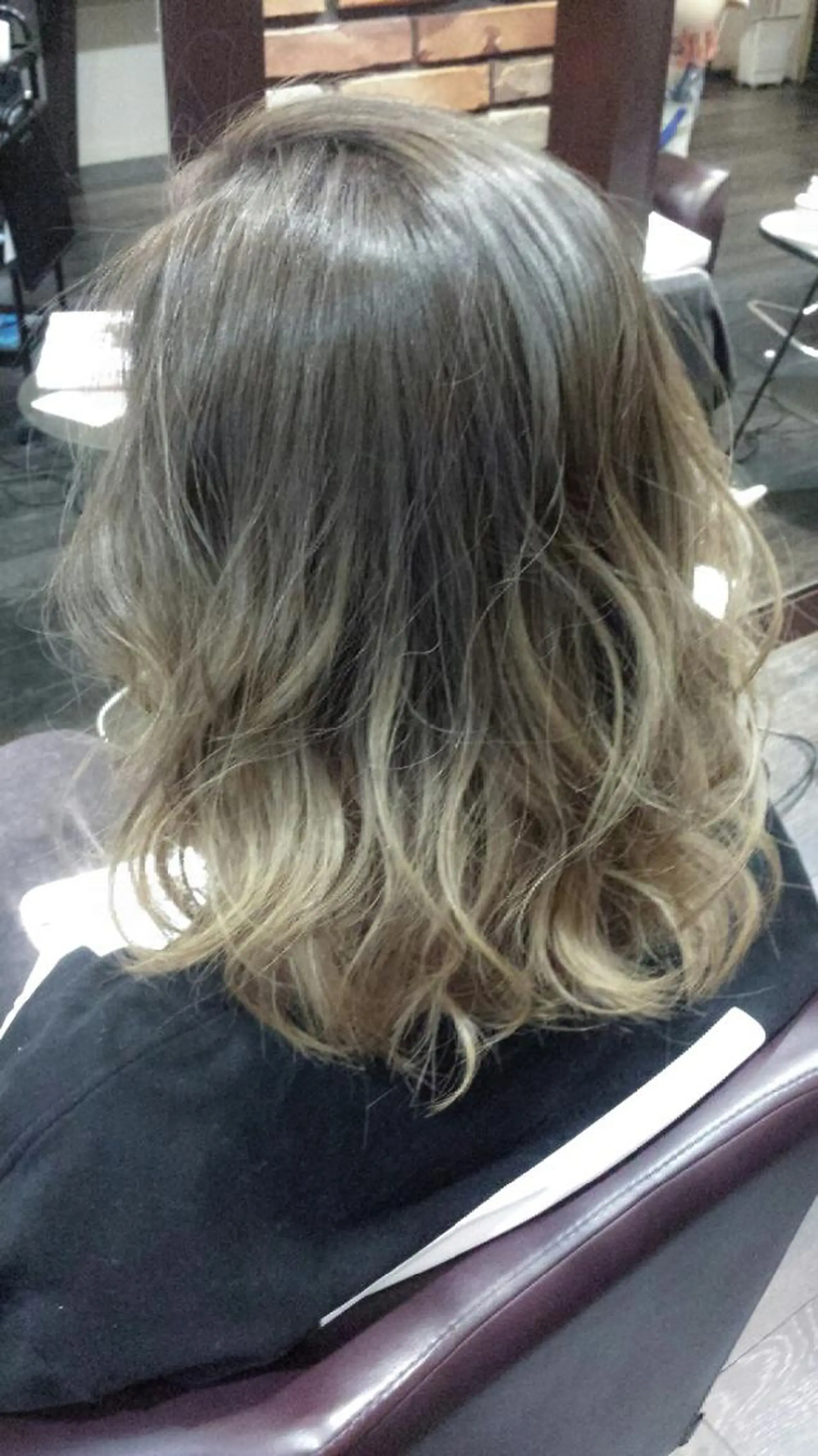 セミロング カラー 辻 竜也　のヘアスタイル