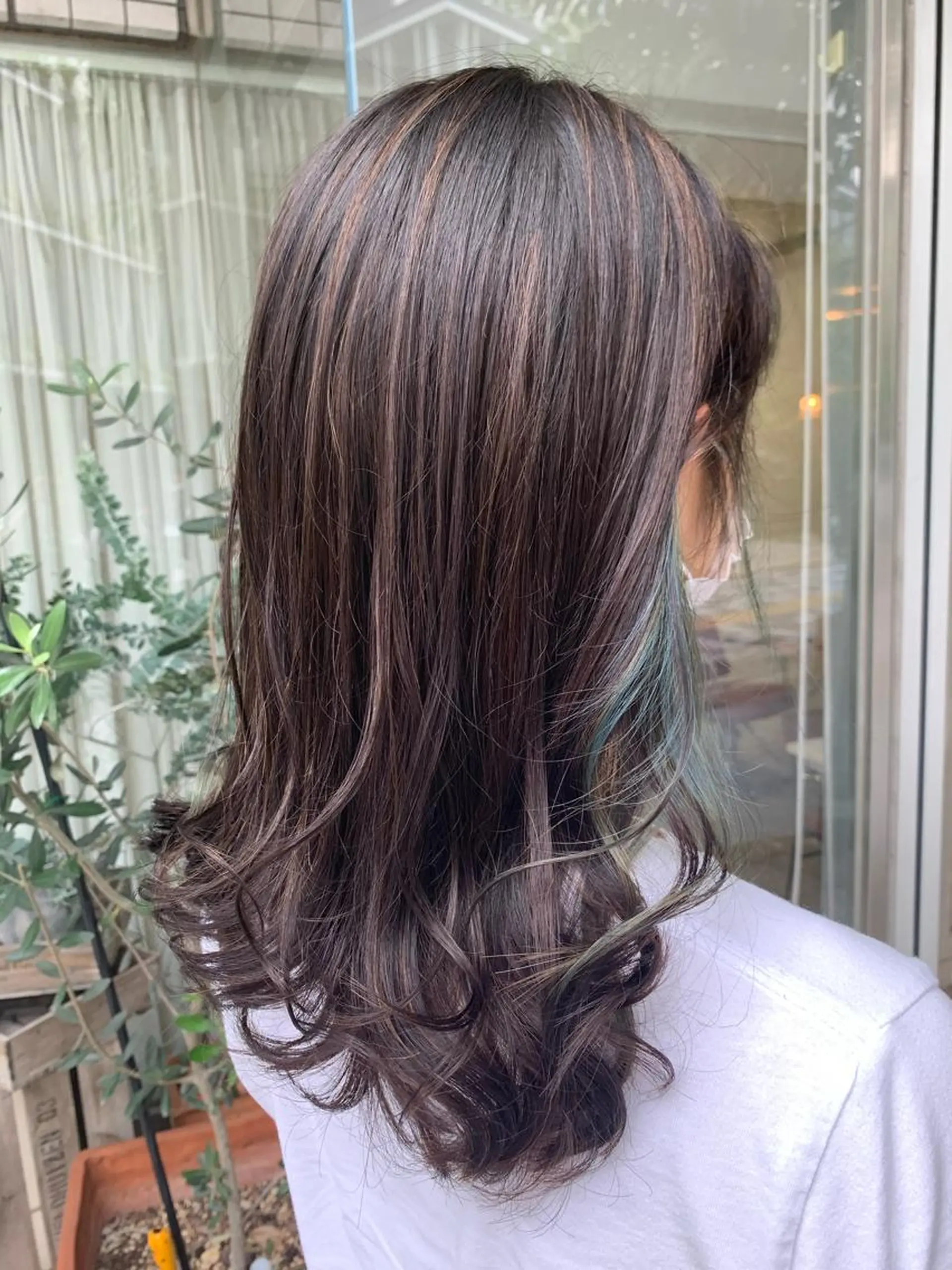 セミロング カラー fio マナミのヘアスタイル