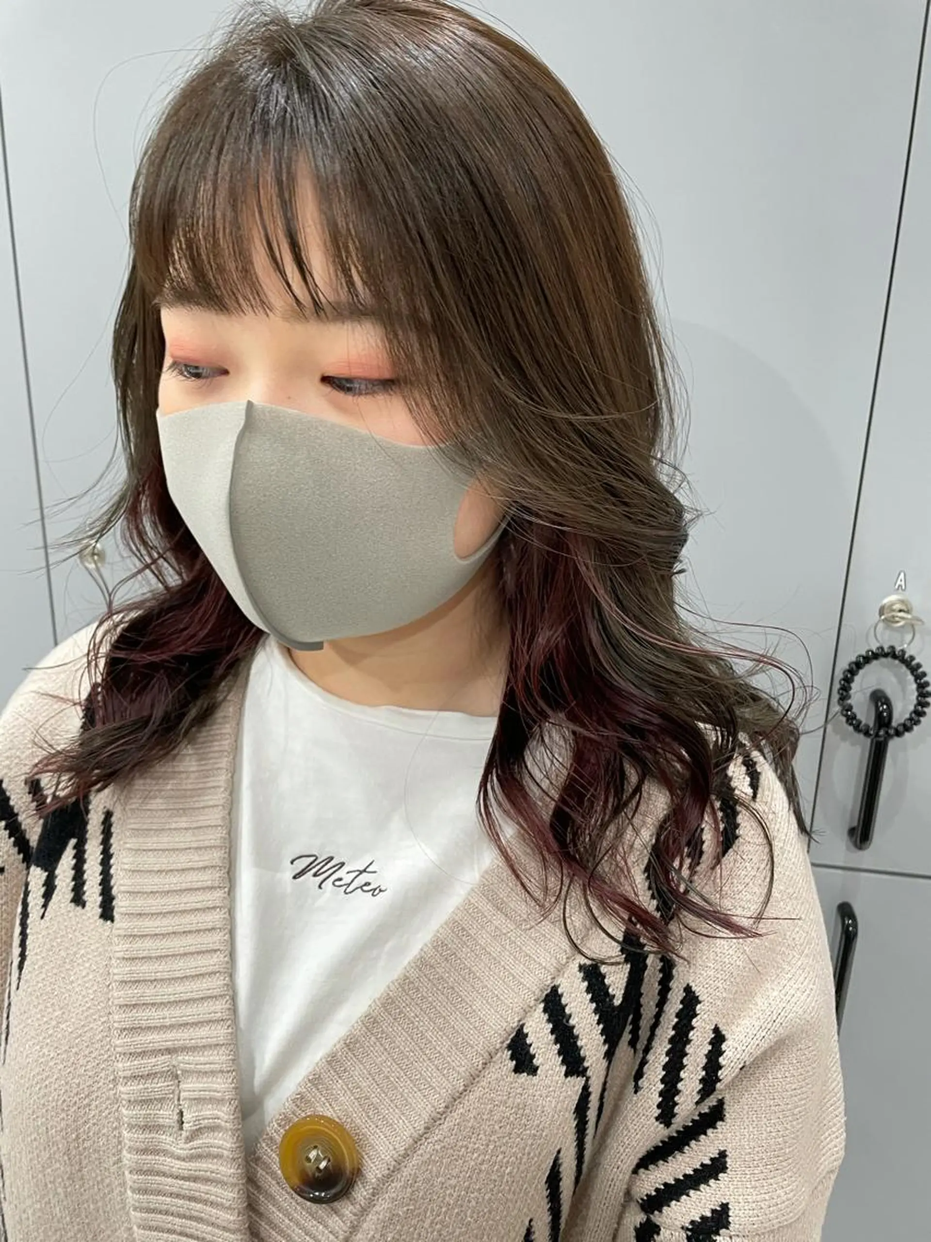 セミロング カラー カシス グレージュ カット ヘアカラー トリートメント 狩野 羅夢のヘアスタイル