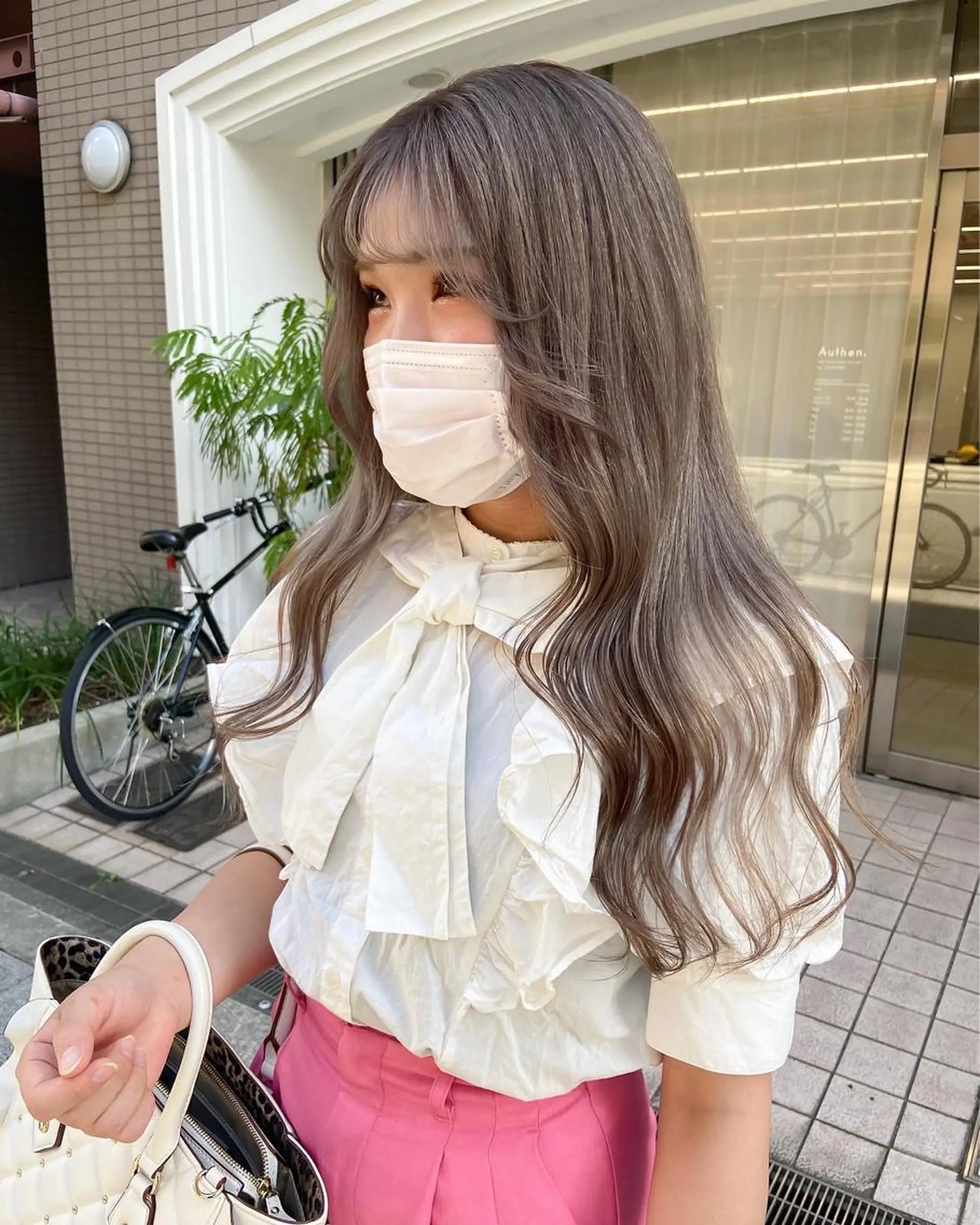 ロング カラー ブリーチ グレージュ ミルクティーグレージュ ヘアカラー yuna/ボブカット /ハイトーンカラーのヘアスタイル