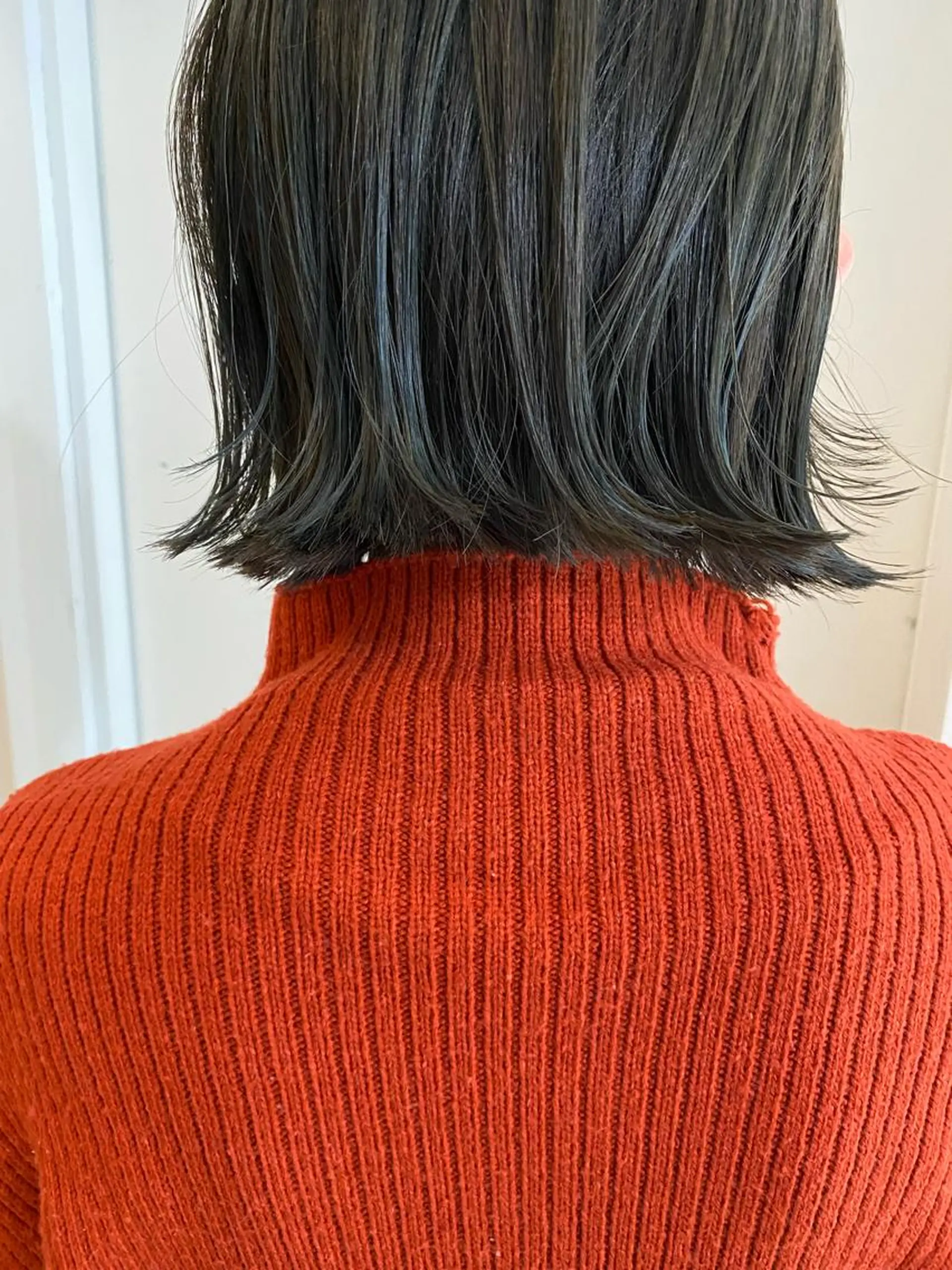 ミディアム カラー ボブ カット ヘアカラー トリートメント ツキノキ ミナのヘアスタイル