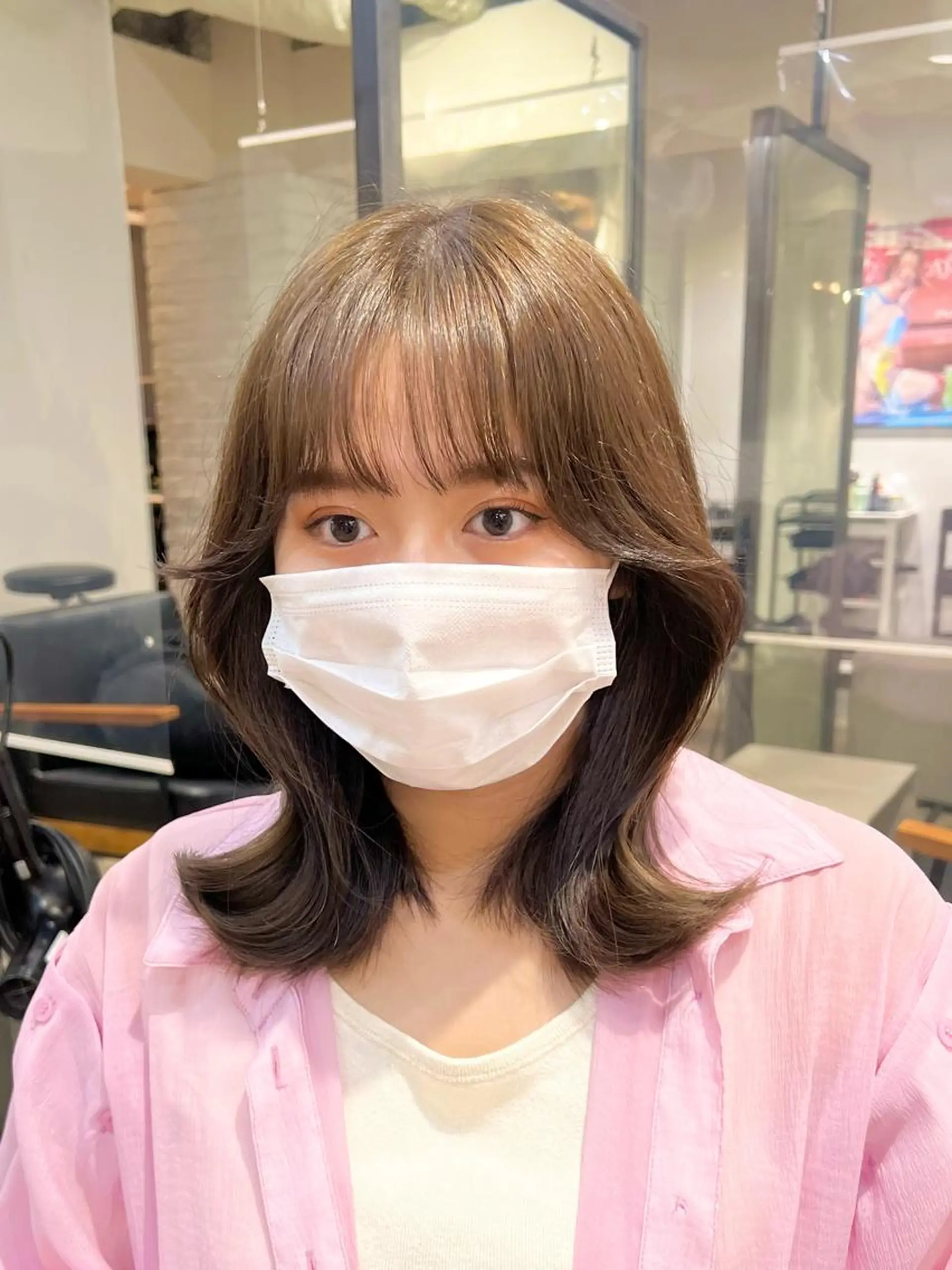 ミディアム カラー ベージュカラー オリーブベージュ くびれヘア カット 【韓国風くびれヘア】 joule小木曽輝のヘアスタイル