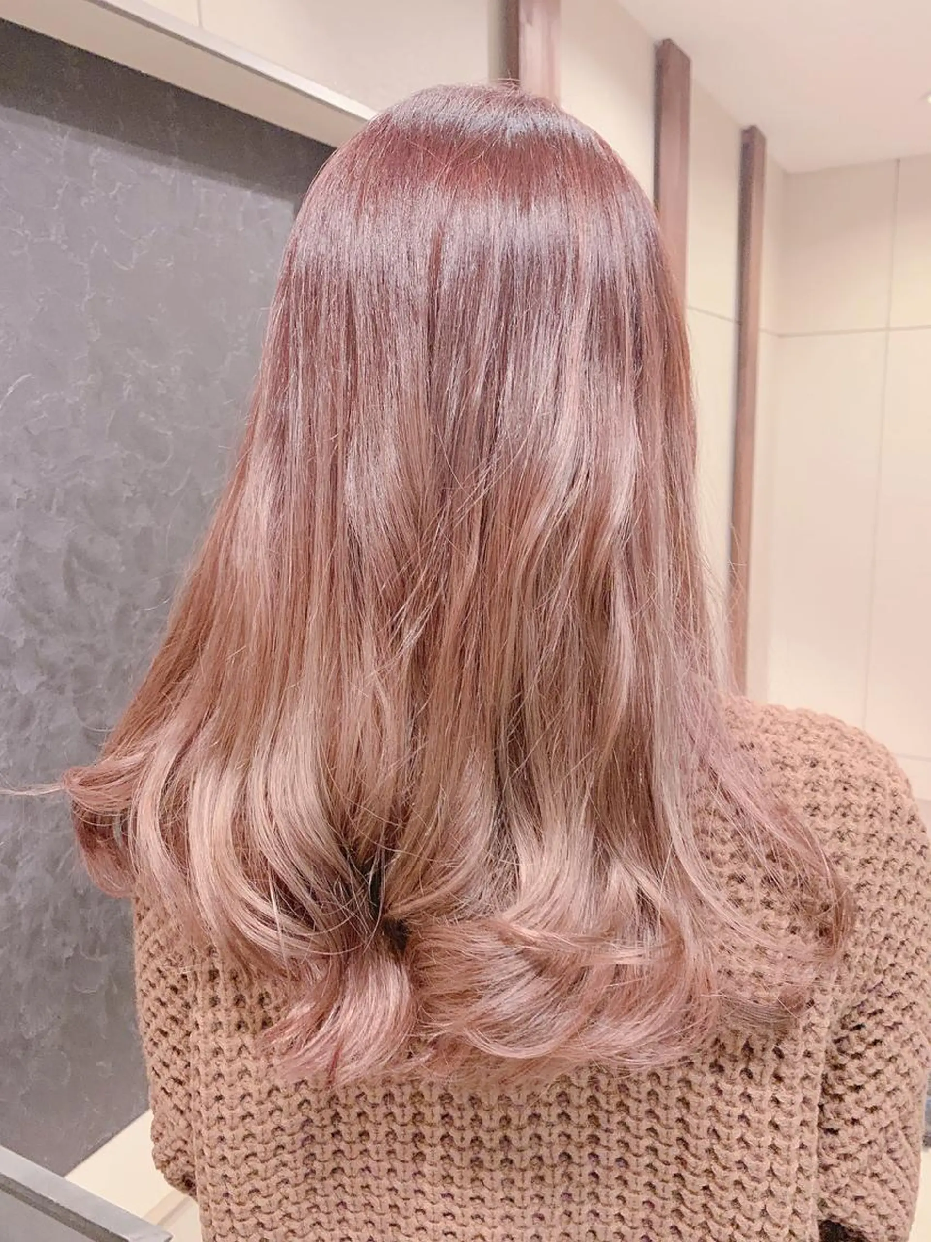 ロング カラー ベージュカラー ブリーチ グラデーションカラー ピンクカラー ピンクベージュ ヘアカラー トリートメント 藤本 麻衣のヘアスタイル