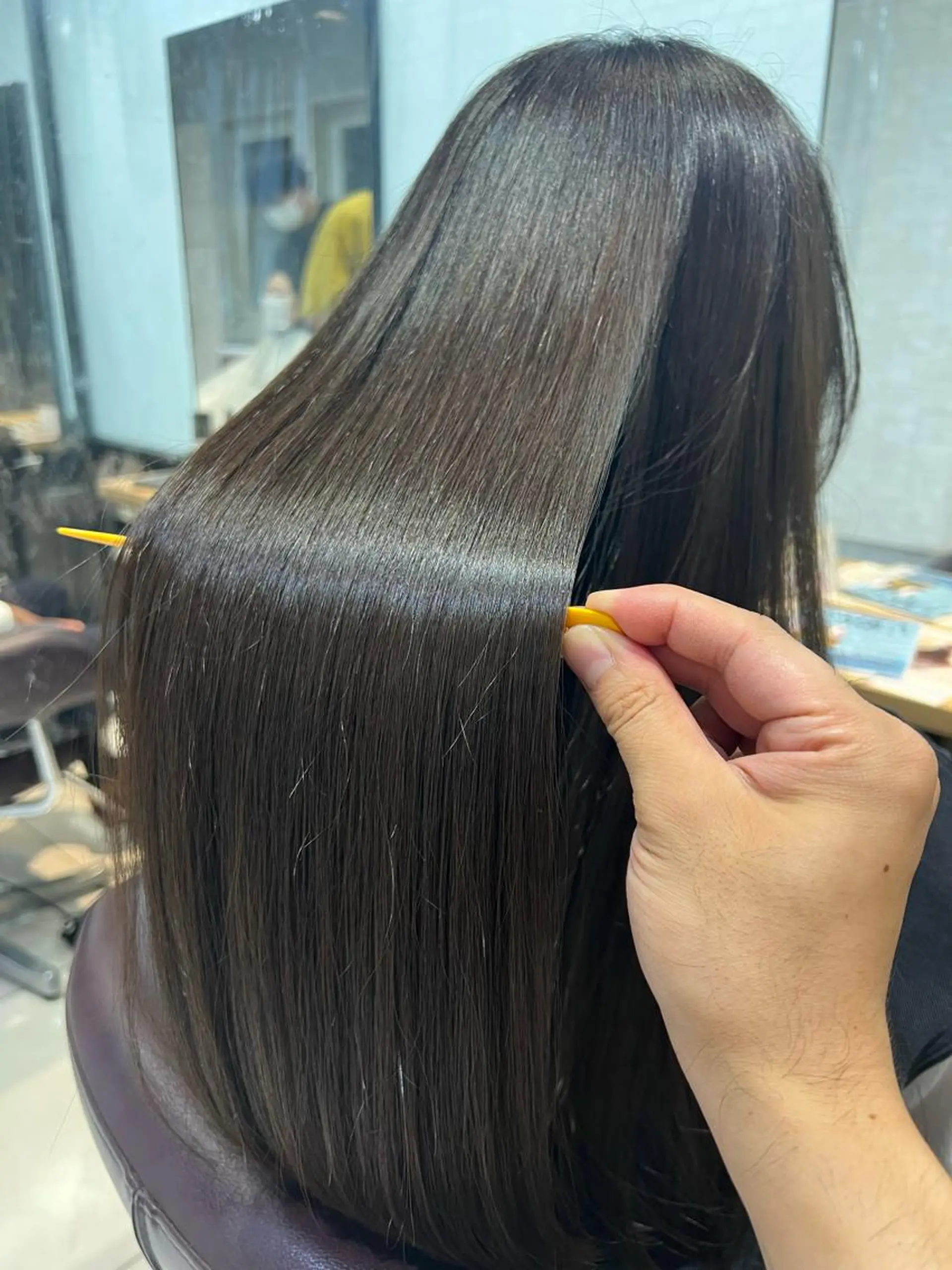 セミロング カラー 髪質改善✨️レイヤー クボタリョウのヘアスタイル