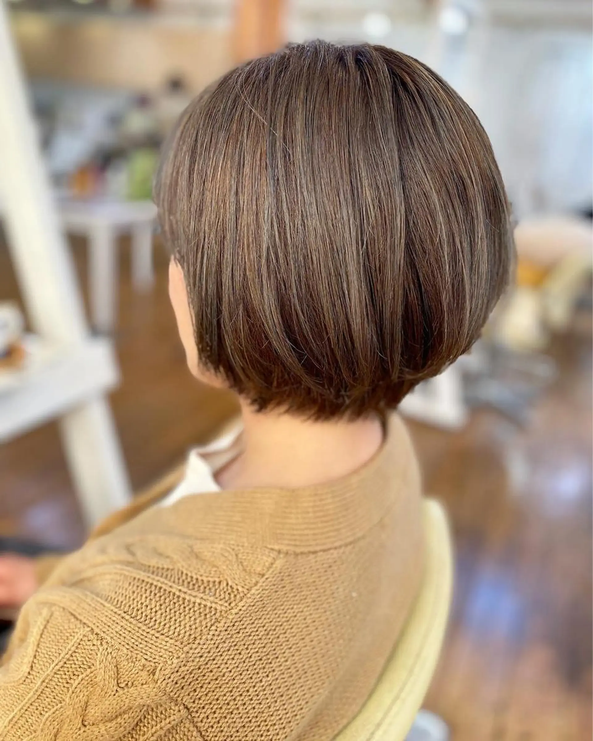 ショート カラー ハイライトカラー ハイトーンカラー イルミナカラー ハイライト 荒木 ひろかのヘアスタイル