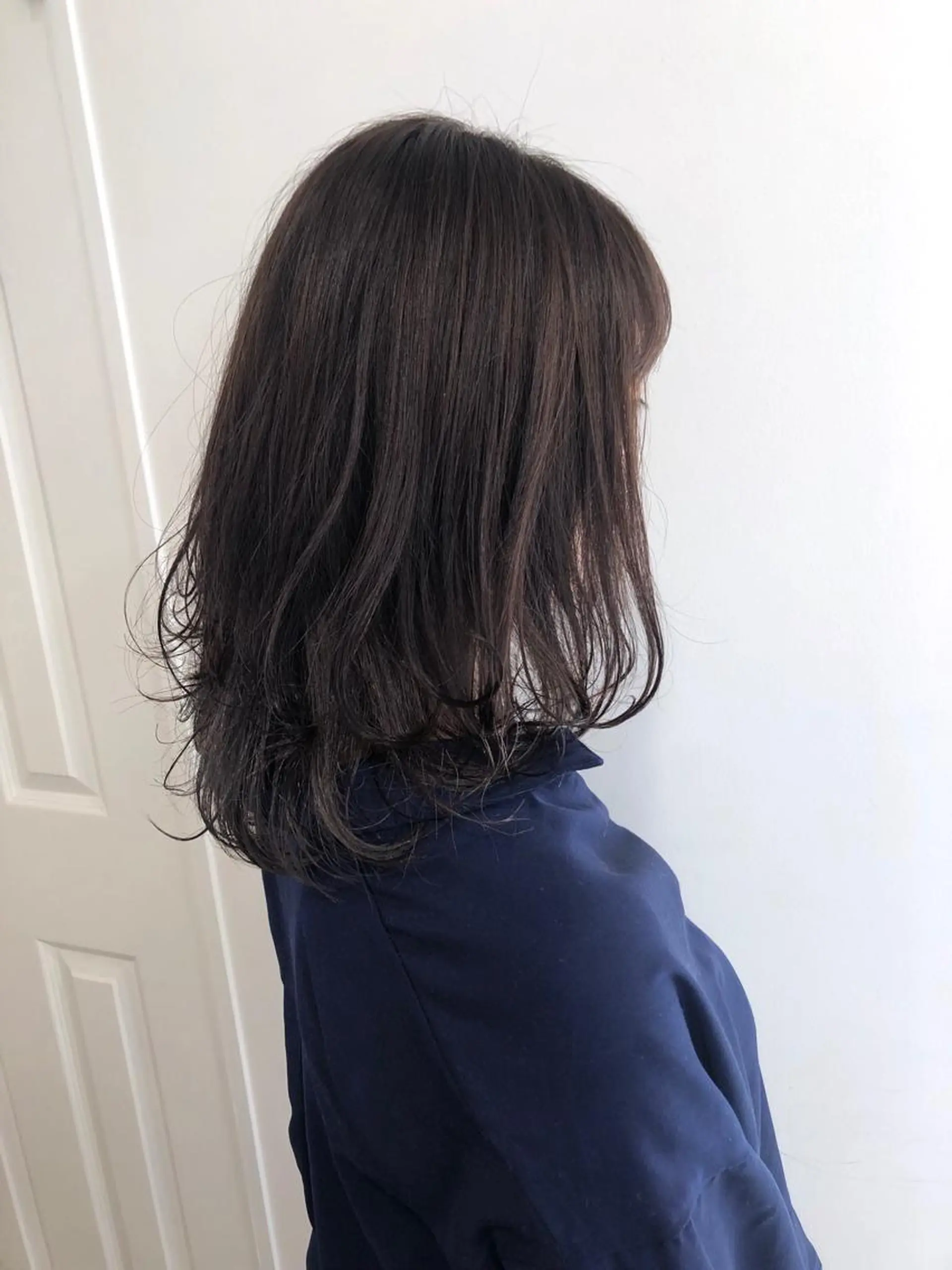 ミディアム カラー カット ヘアカラー トリートメント MIOベージュカラー 柔らかいカラーのヘアスタイル