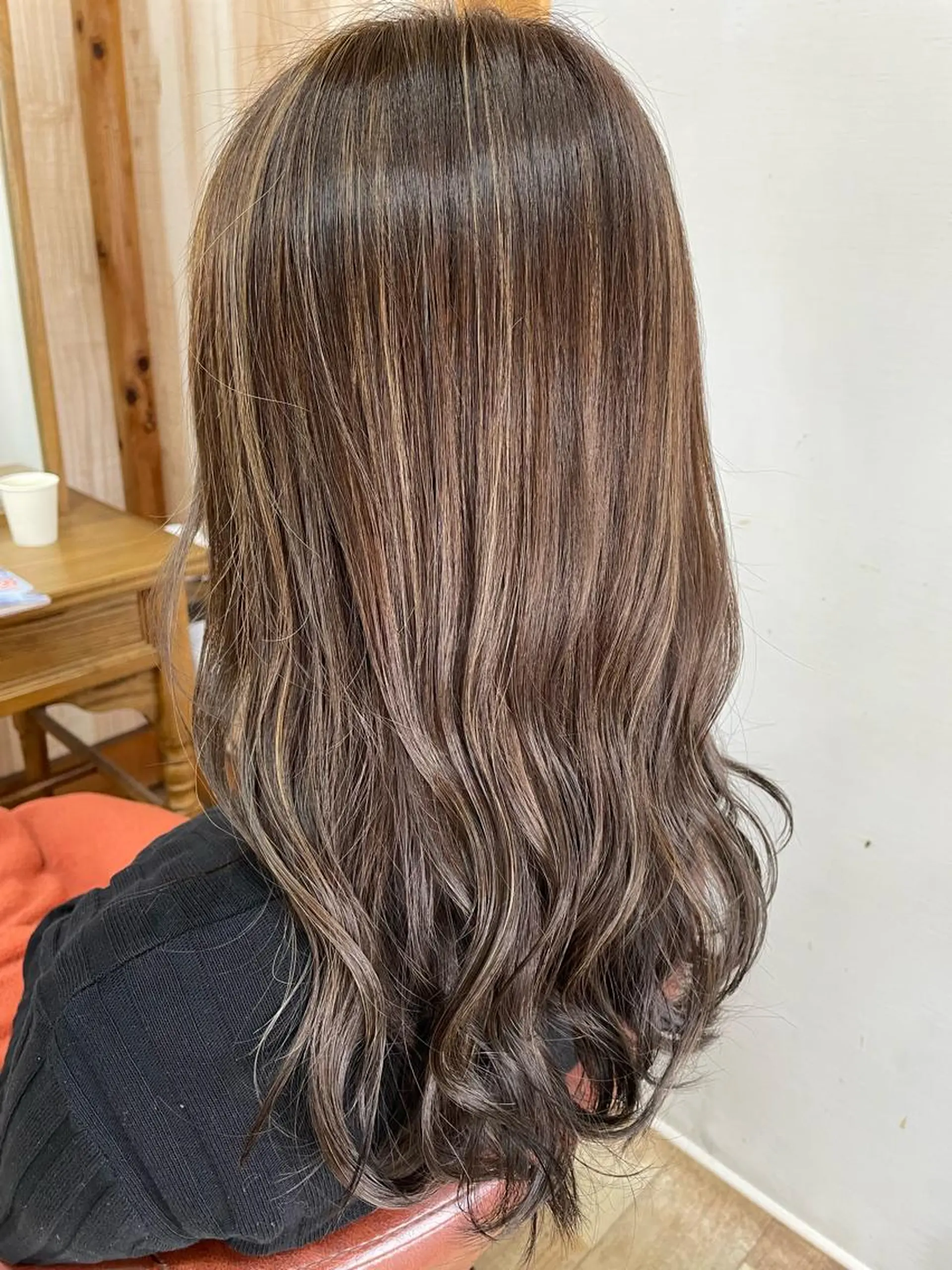 ロング カラー ハイライトカラー ハイライト カット ヘアカラー トリートメント 佐藤 芽依のヘアスタイル