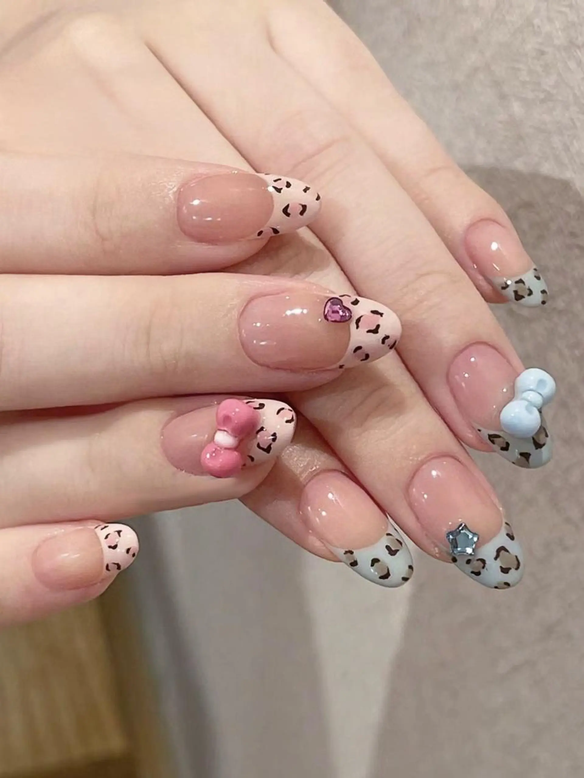 ネイル 長さ出し フレンチネイル グラデーション 卒業式 マグネットネイル ハンドネイル MIHANA SAKURAのネイルデザイン