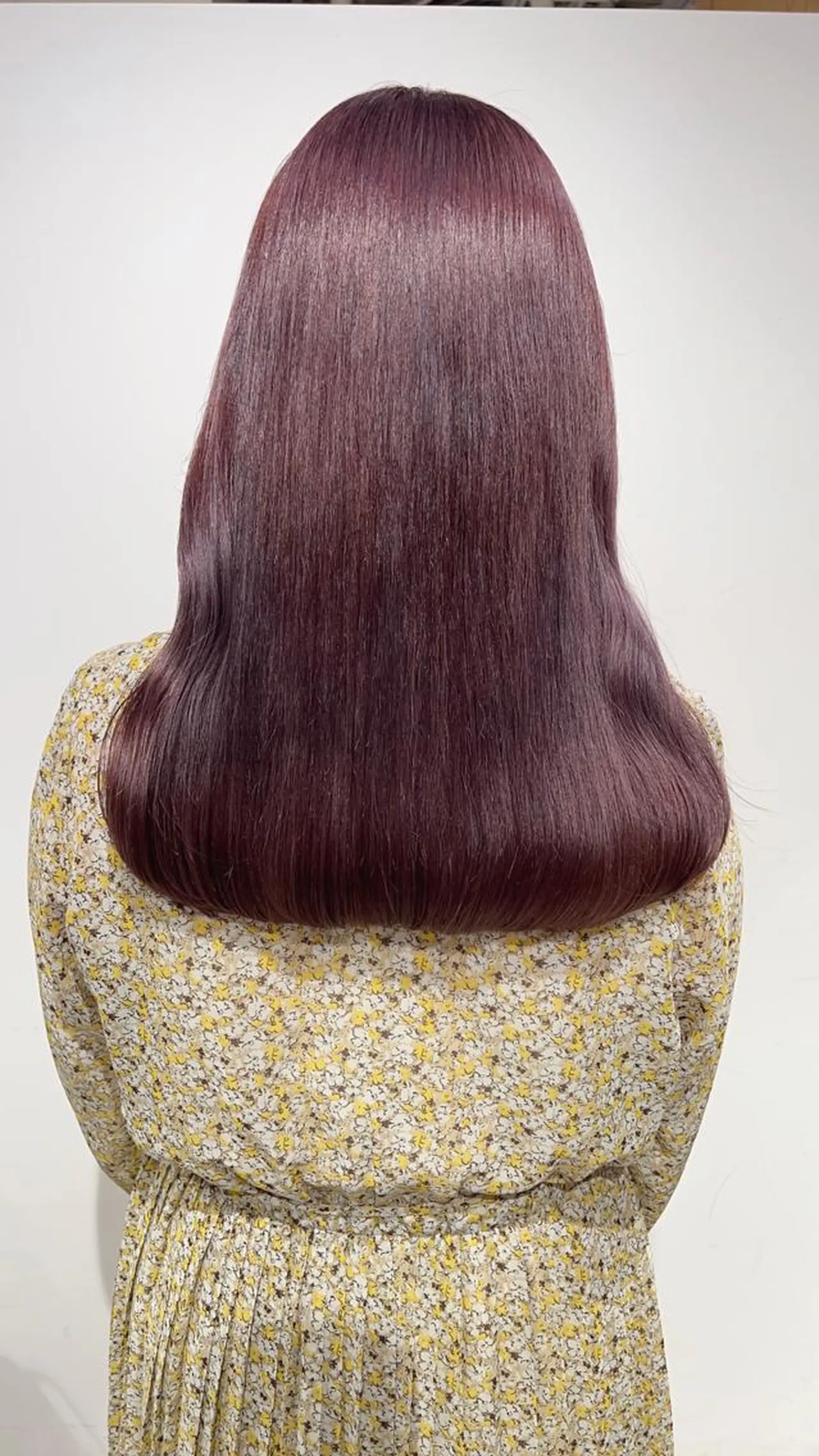 セミロング カラー ブリーチ ピンクカラー パープルカラー カット ヘアカラー トリートメント ヘッドスパ スキバサミを使わない カット🌼唯🌼のヘアスタイル