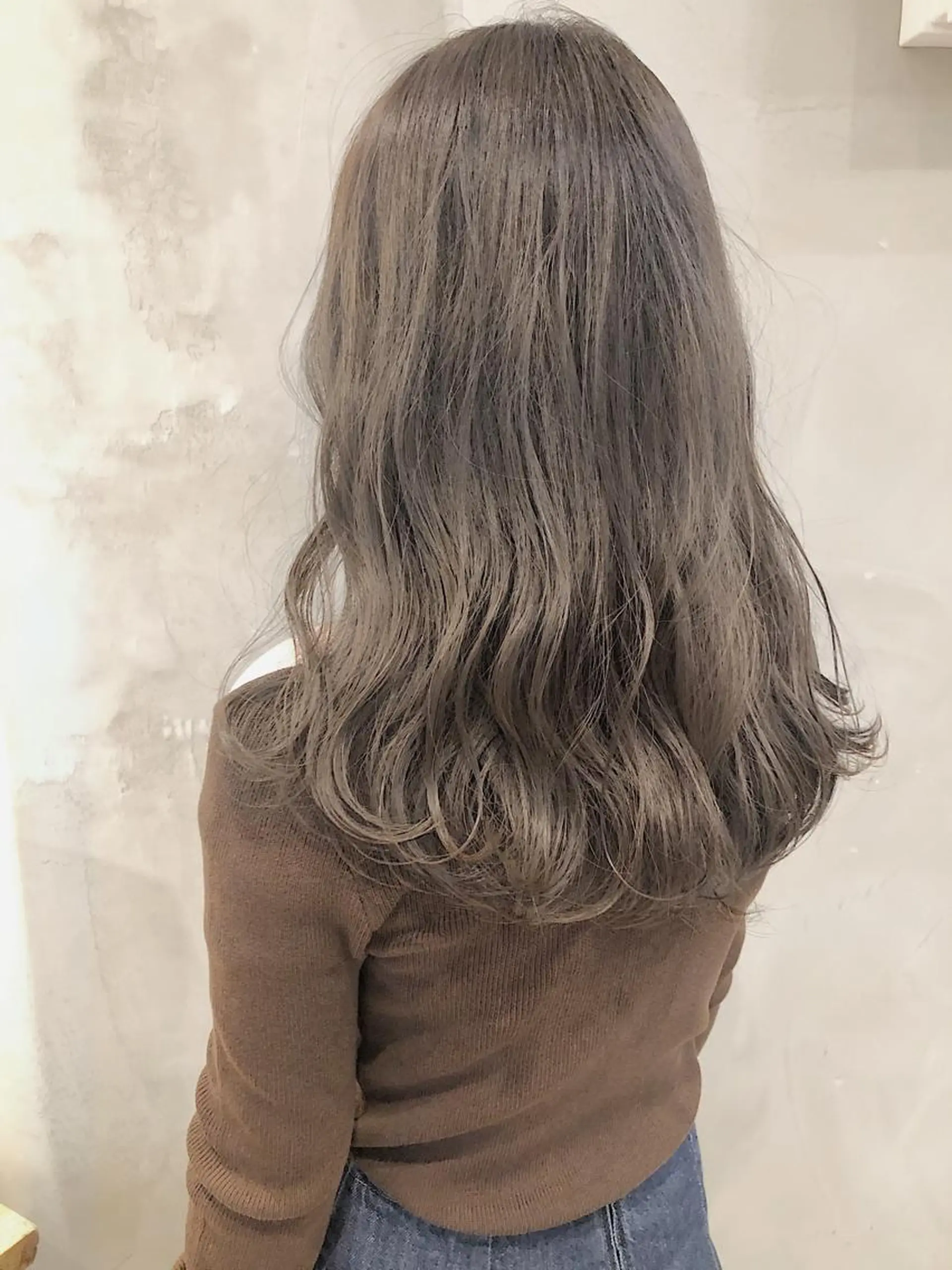 セミロング カラー パーマ ヘアアレンジ ベージュカラー ブリーチ ハイトーンカラー ミルクティーベージュ カット ヘアカラー トリートメント say.所属・ブリーチカラー🔥 パーマ【佐々木凌平】のヘアスタイル