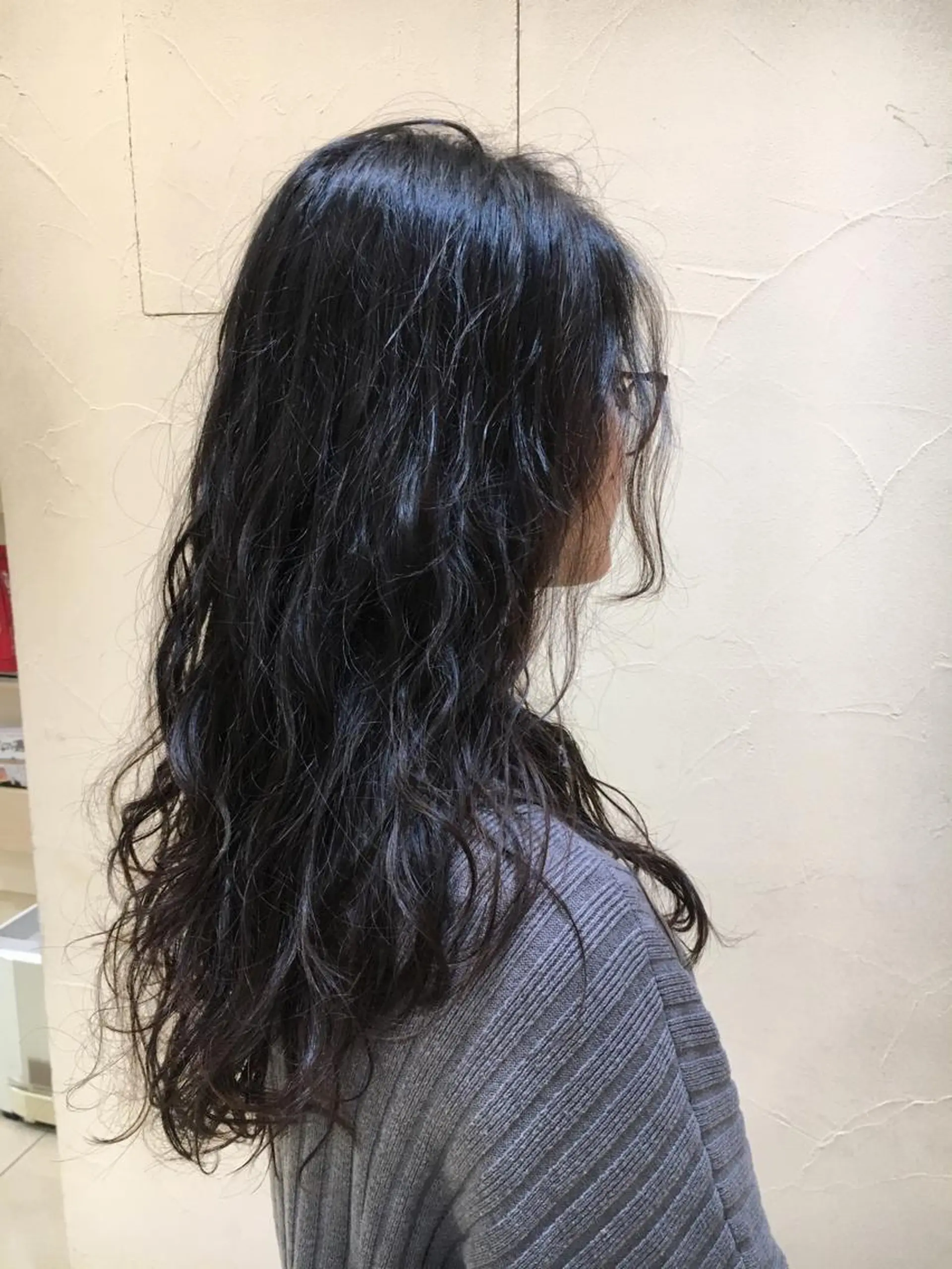 ロング パーマ ミドウチ アヤカのヘアスタイル