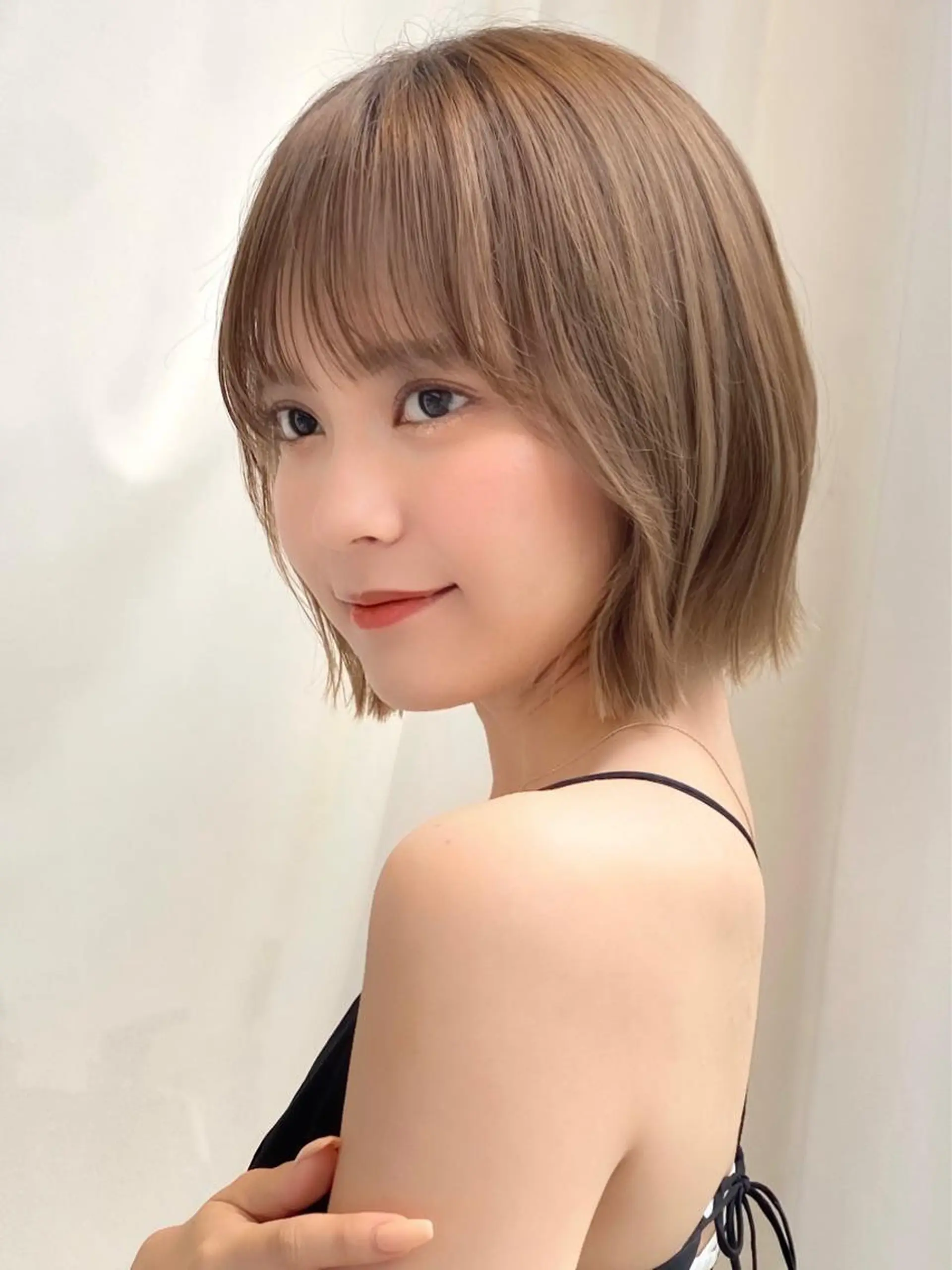 ショート カラー パーマ ヘアアレンジ 切りっぱなしボブ バレイヤージュ ブリーチ ケアブリーチ 透明感カラー カット 小野寺瑞希 /最小顔カットのヘアスタイル