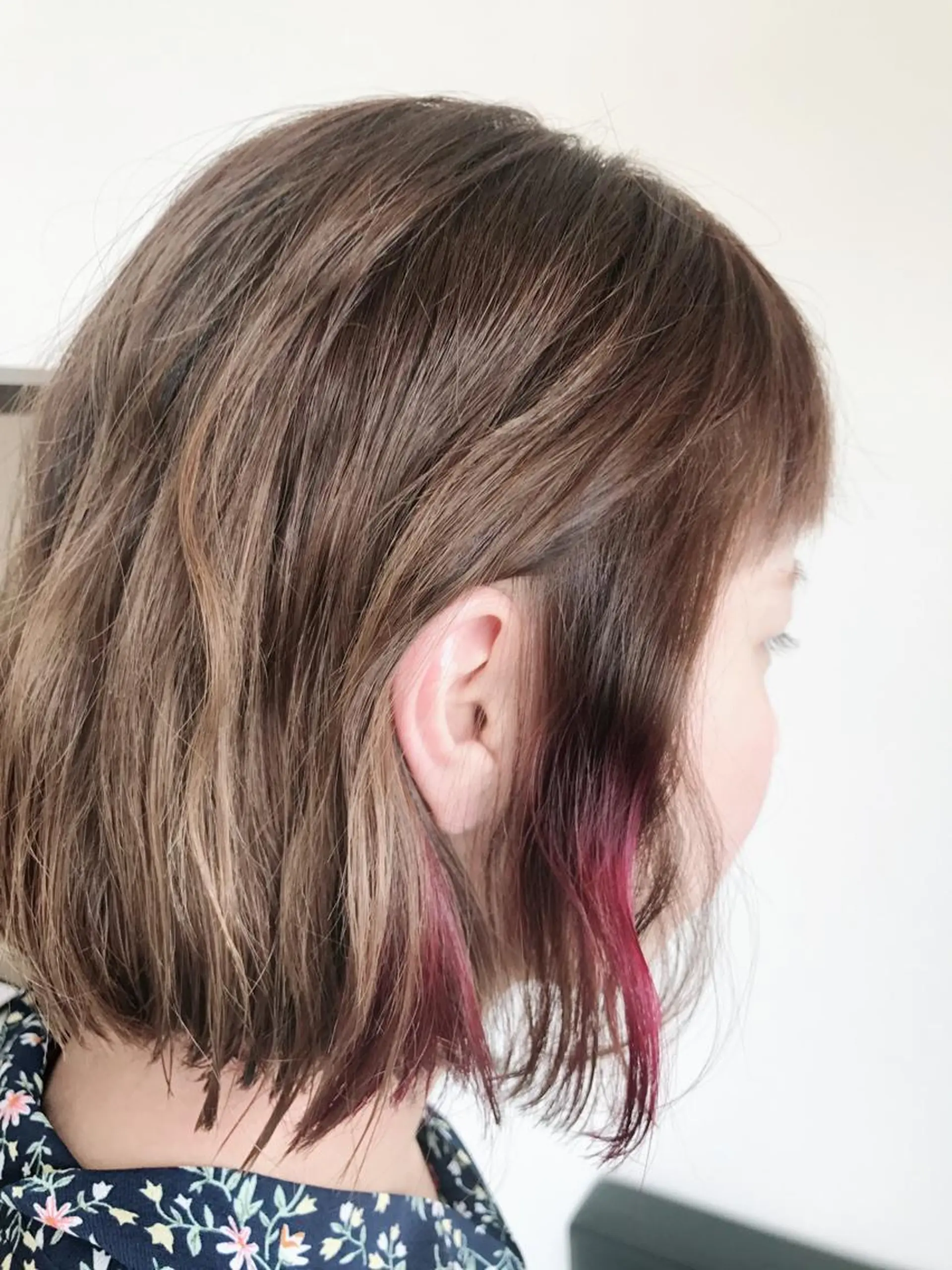 ミディアム カラー インナーカラー 石川 奈緒子のヘアスタイル