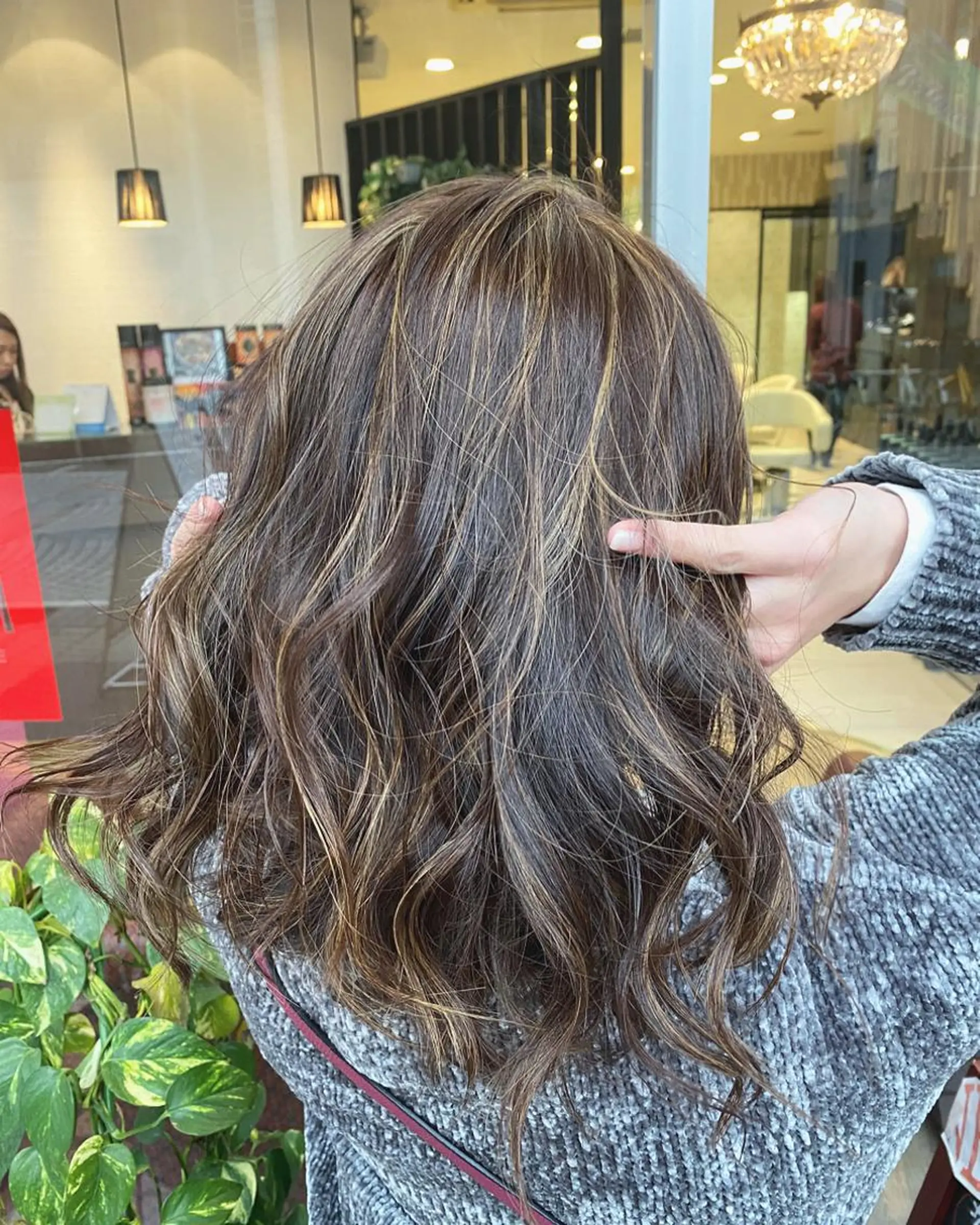 ミディアム ハイライト デザインカラー✨新倉 佑奈のヘアスタイル