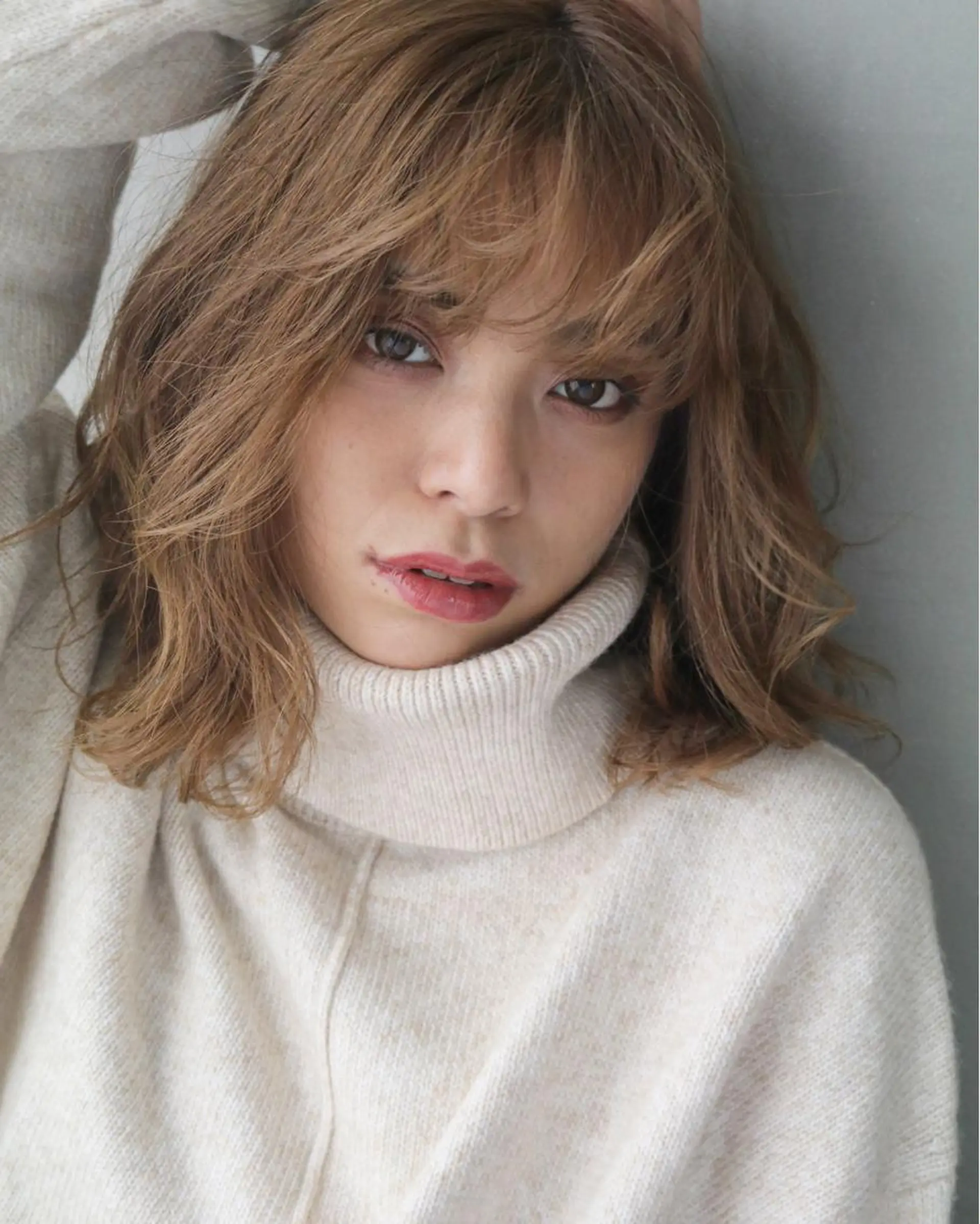 ミディアム カラー ブリーチ ハイトーンカラー ブリーチなしカラー ボブ ウルフレイヤーカット /チヒロのヘアスタイル