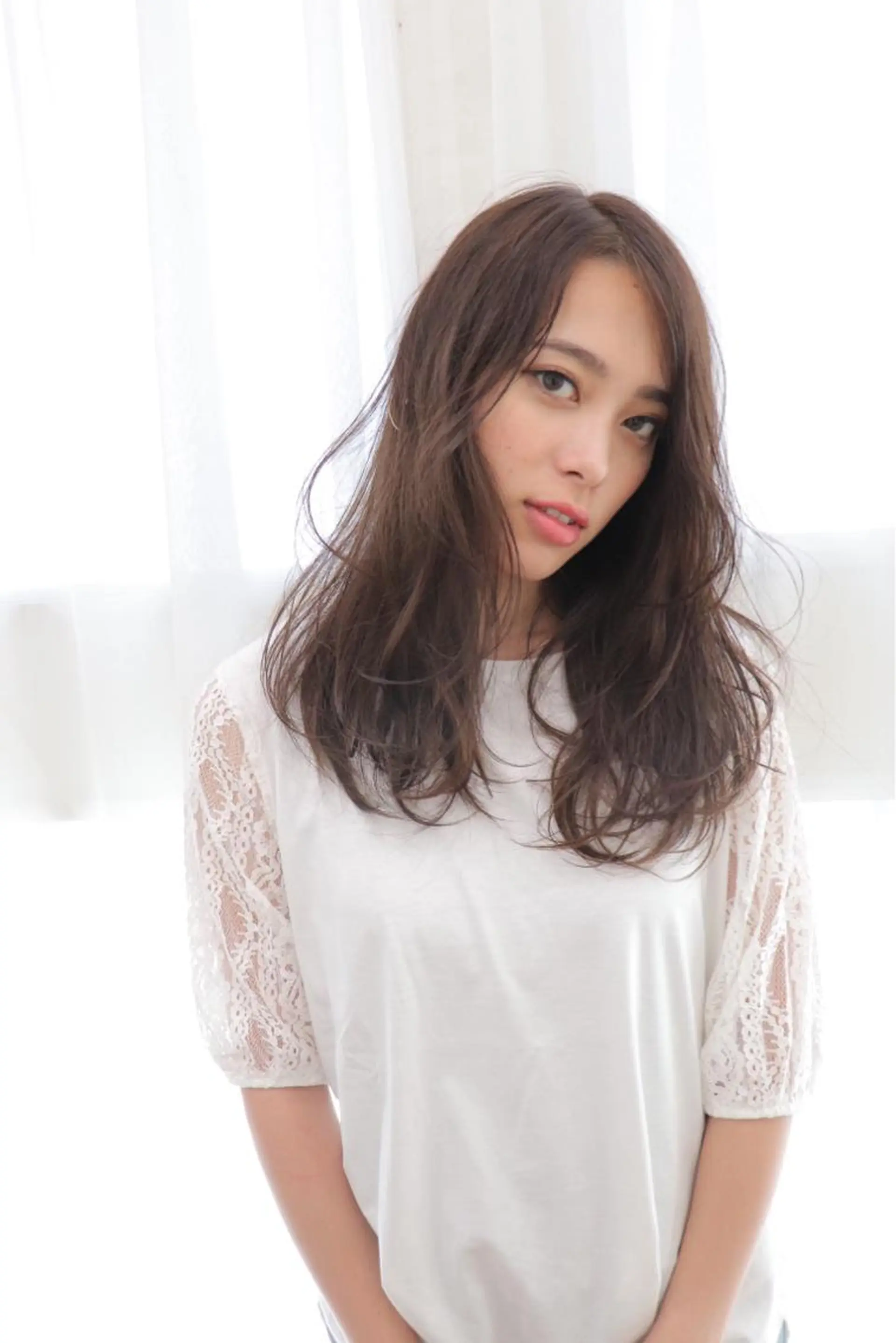セミロング カラー カット ヘアカラー トリートメント 髪質改善&ブリーチ 伊勢 祐一郎のヘアスタイル