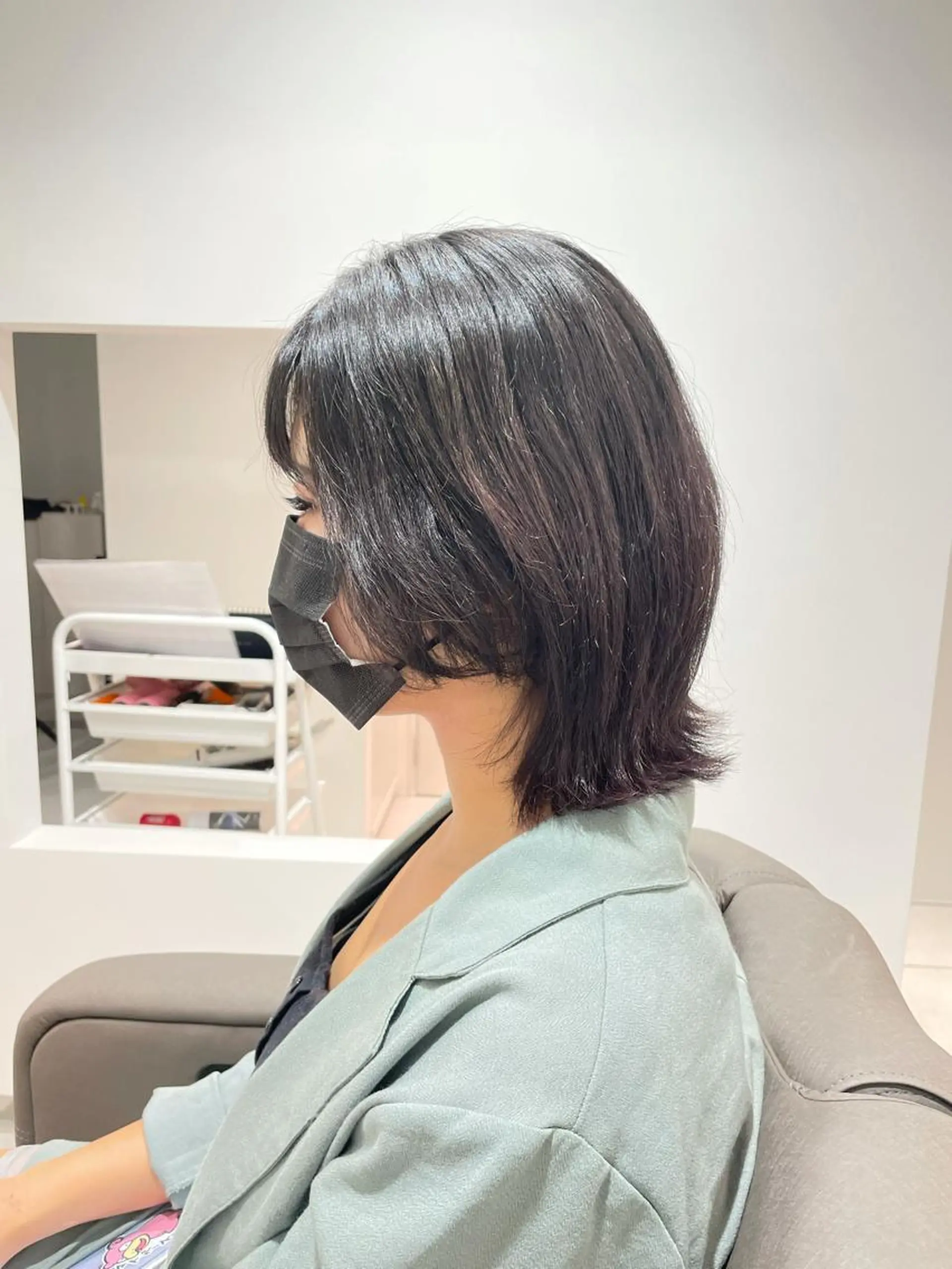 セミロング ウルフカット 太田ありさ クリーミーヘアカラーのヘアスタイル