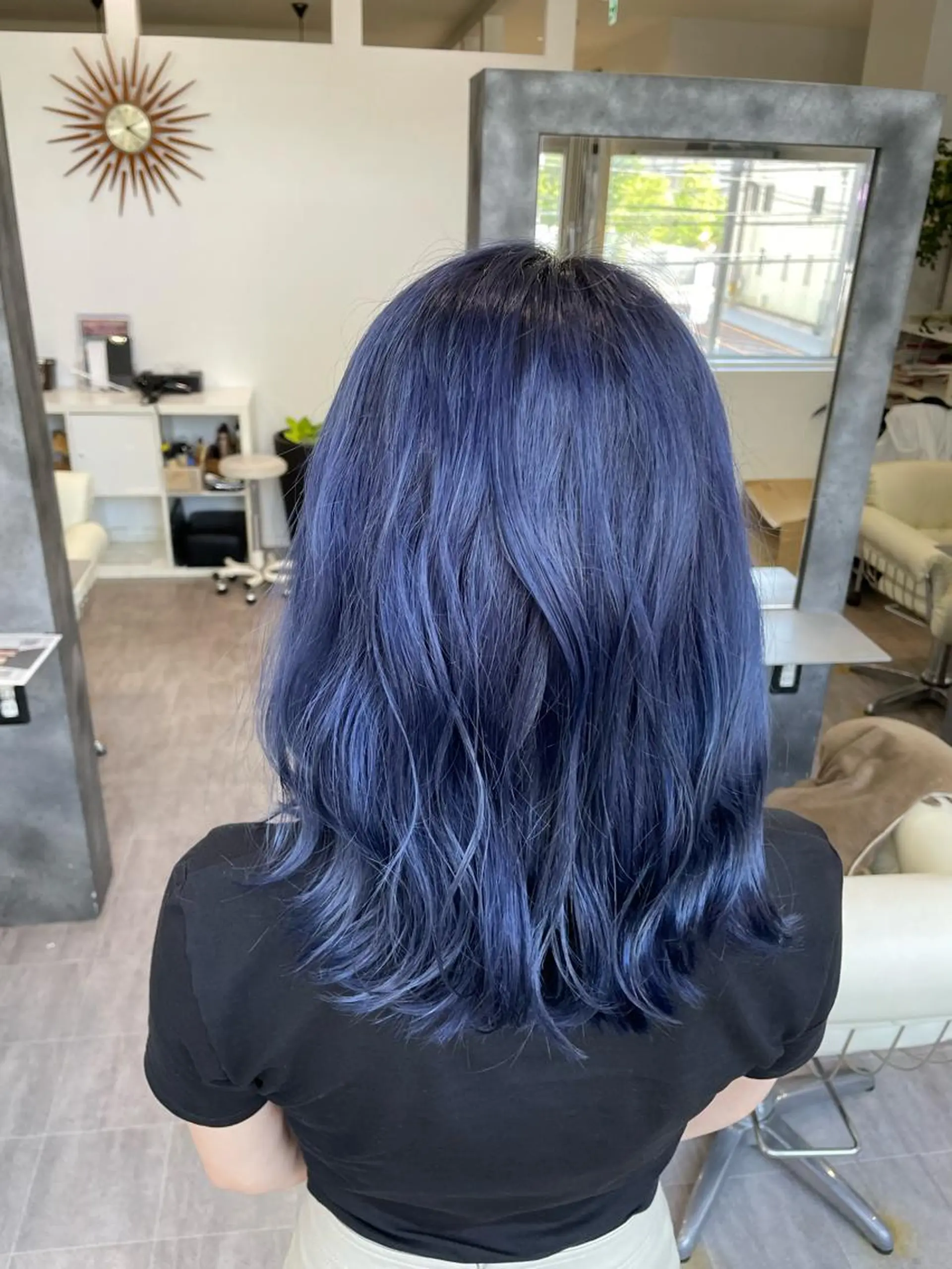 セミロング カラー ブルーカラー ネイビーカラー Merlyosaka 早川未来のヘアスタイル