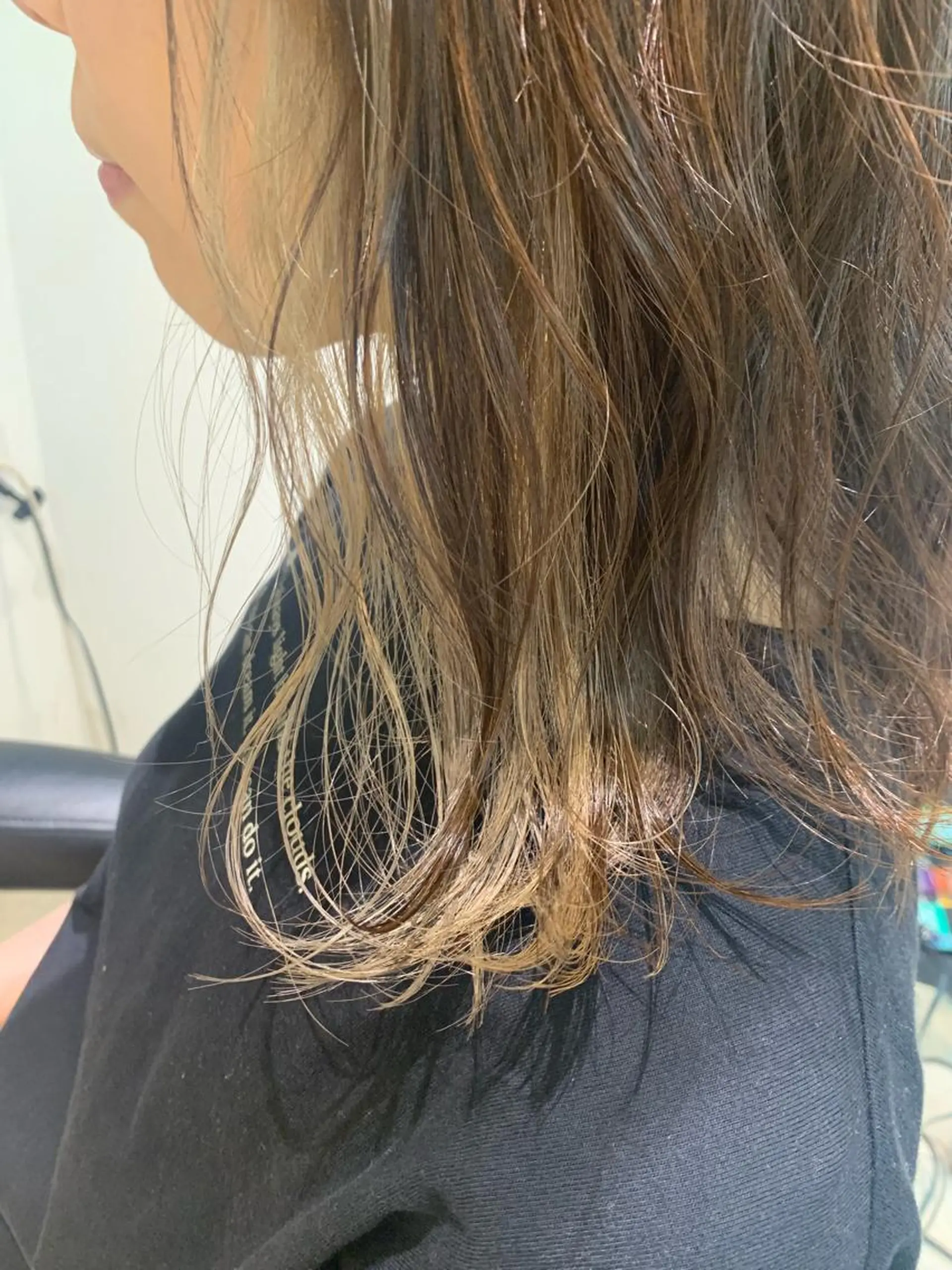 ミディアム Lilly 中谷友里のヘアスタイル