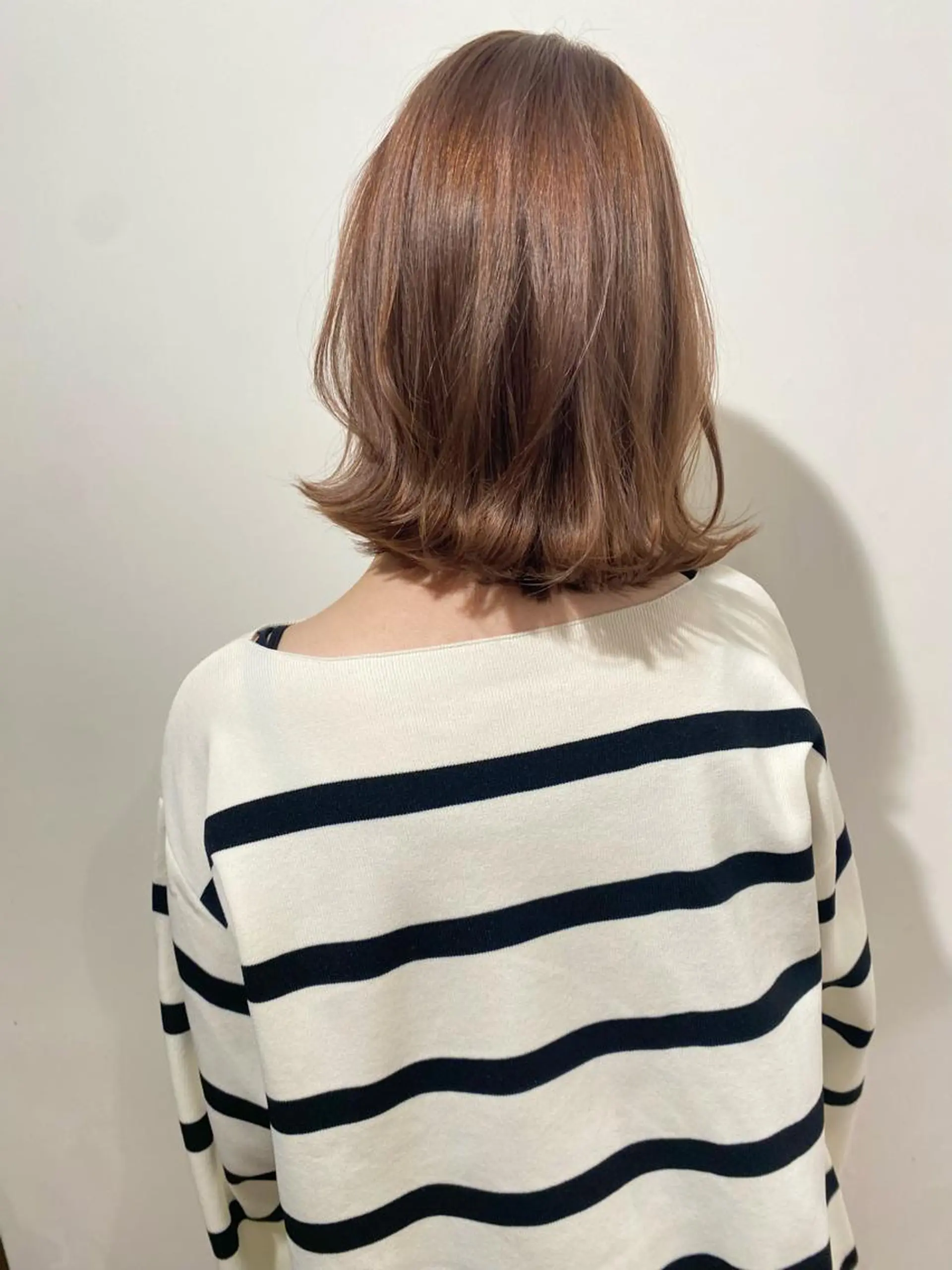 ショート カラー アッシュ 透明感カラー インナーカラー くびれヘア 外国人風カラー reverie【レヴリー】所属・夜23時まで予約🉑 reverieあきらのヘアスタイル