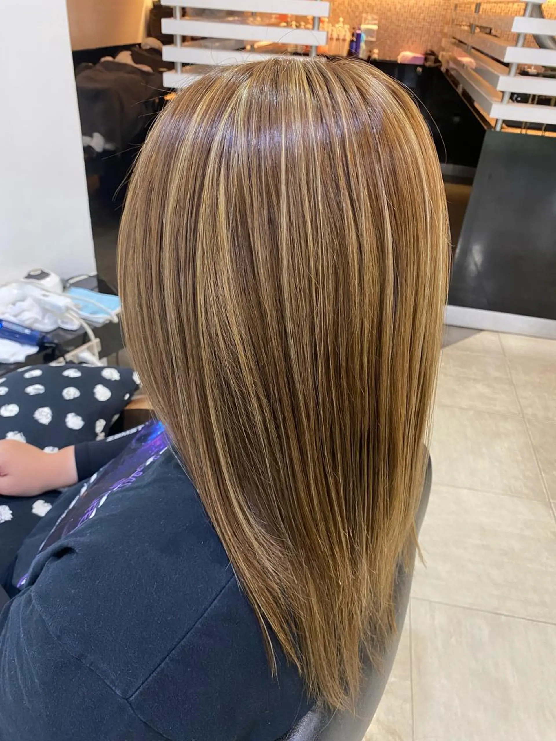 セミロング カラー ヘアアレンジ ハイライトカラー ハイライト 烏山 達也のヘアスタイル