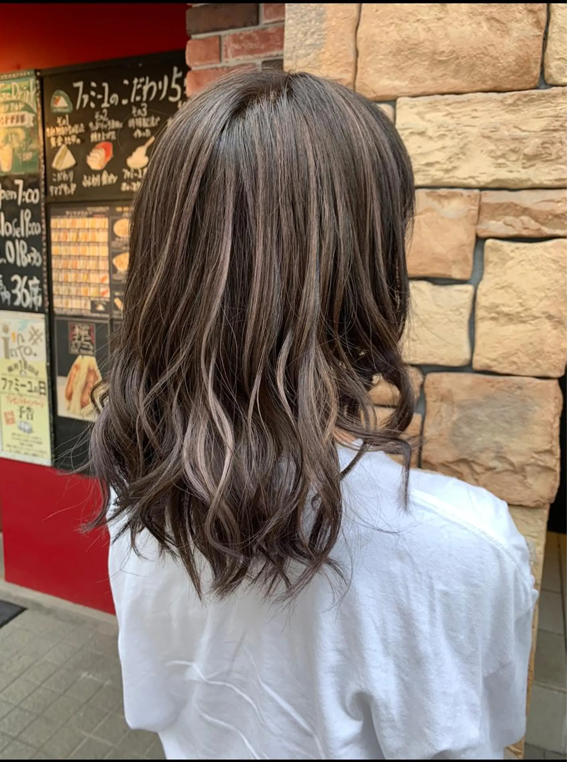 セミロング カラー パーマ ヘアアレンジ メンズ キッズ ネイル マツエク・マツパ 酸性ストレート 髪質改善大槻勇樹のヘアスタイル
