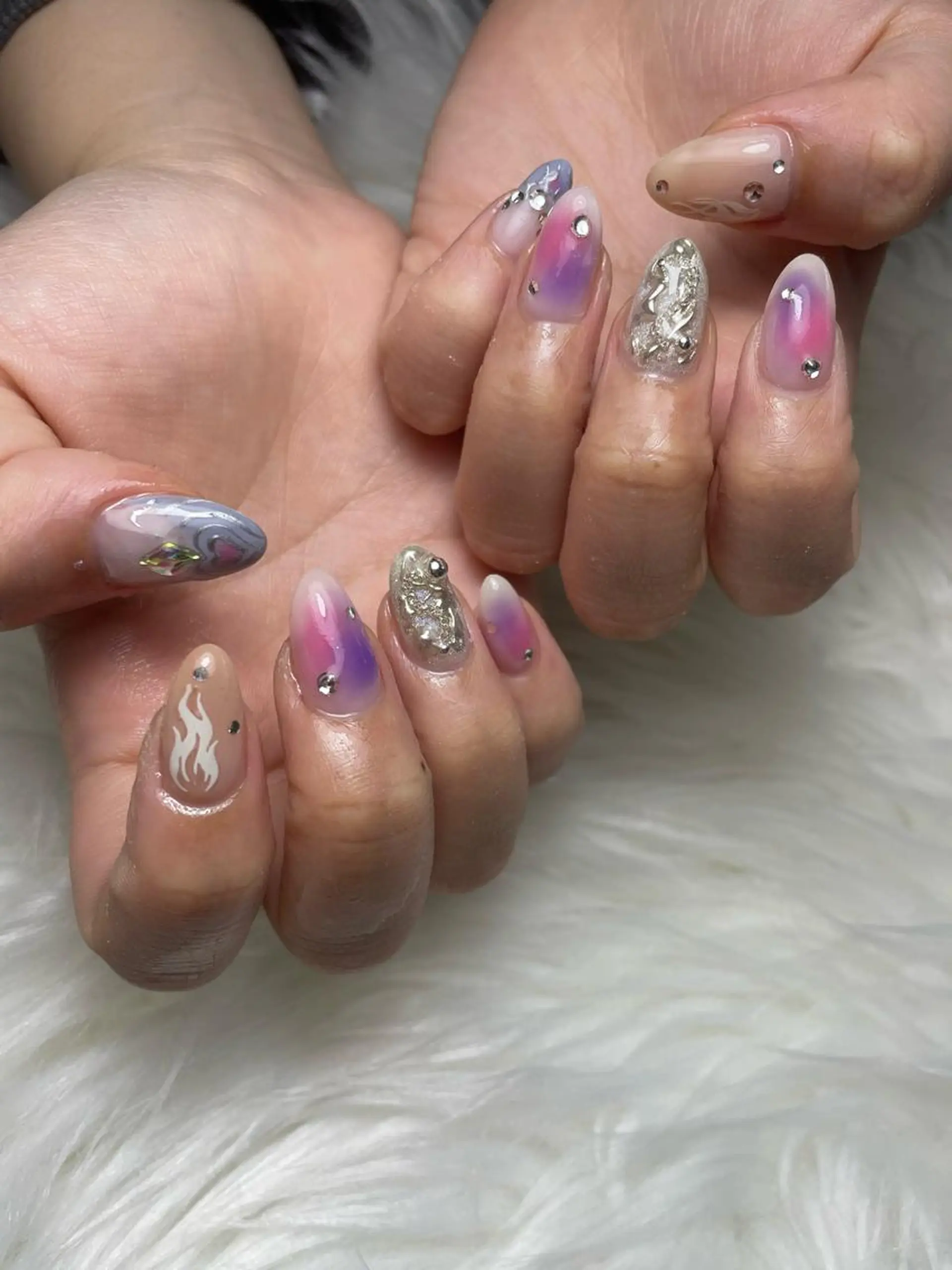 ミディアム ネイル BELLUNA Mizuki❤︎のネイルデザイン