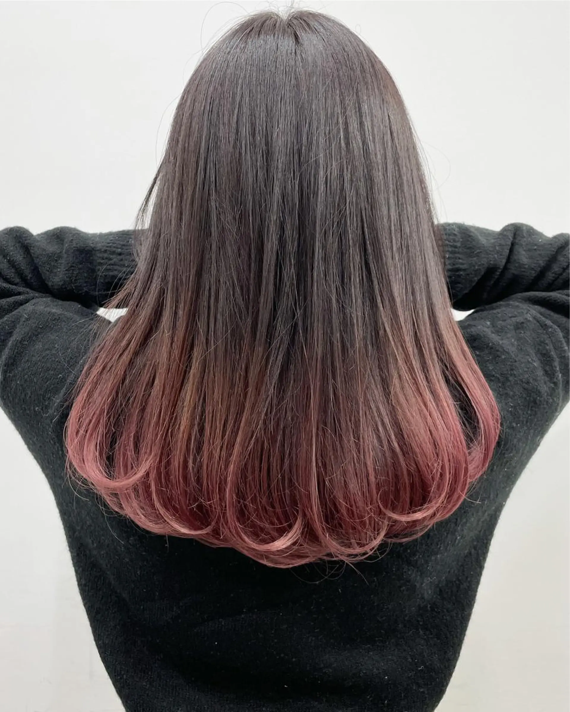 ミディアム カラー ヘアアレンジ ブリーチ カシス グラデーションカラー ピンクカラー ヘアカラー トリートメント 🦄インナーカラー 🦄貫井彩花のヘアスタイル