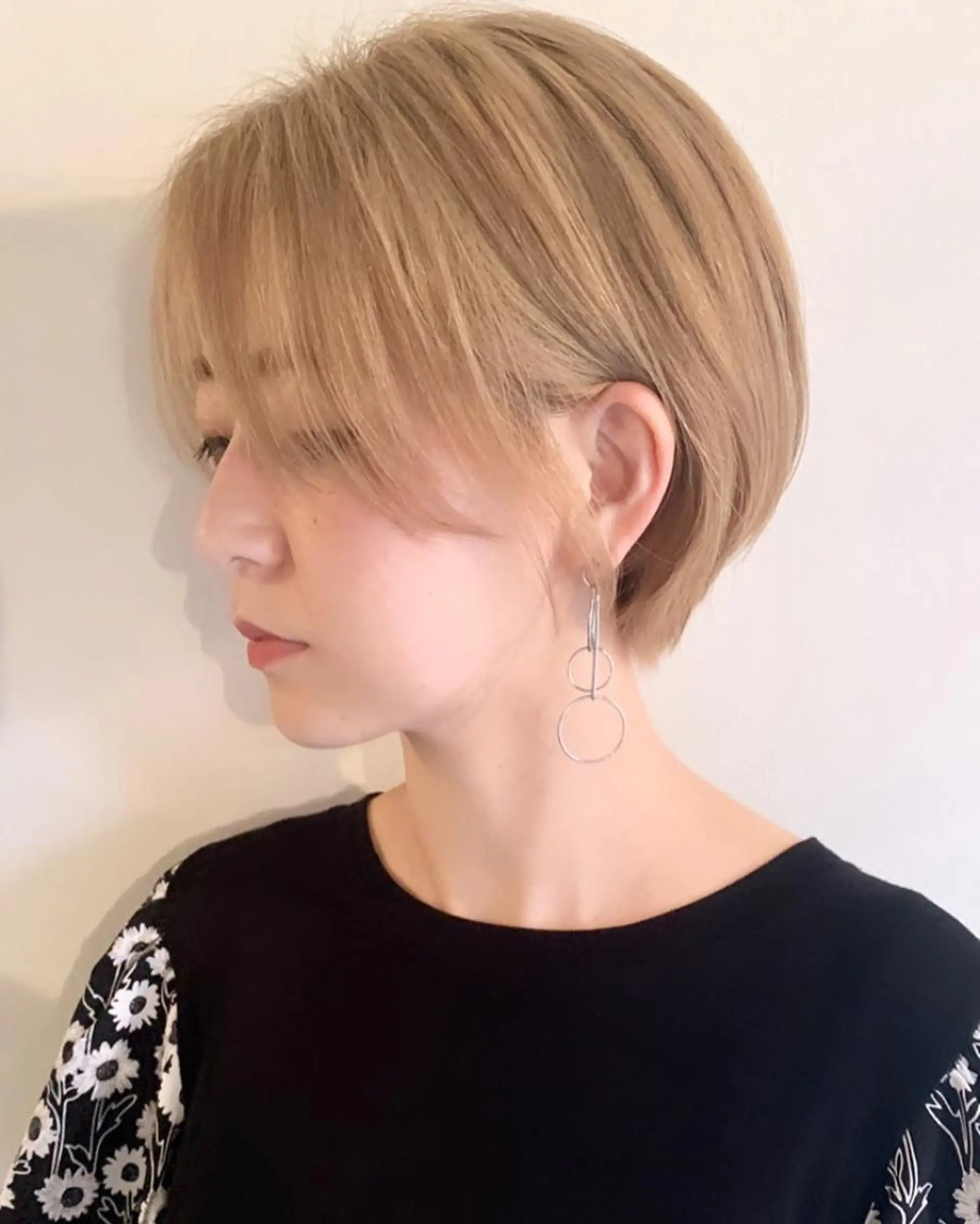 ショート カラー ノサカ ミワコのヘアスタイル