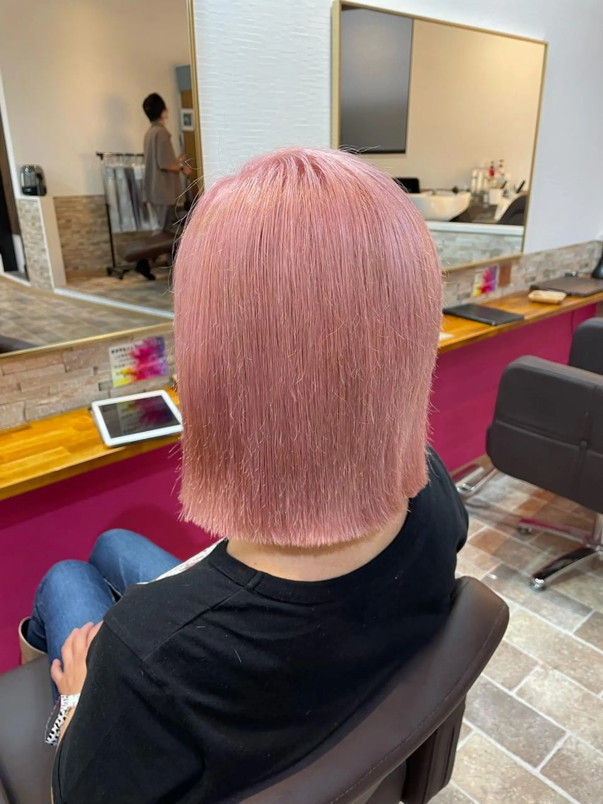 ミディアム カラー ピンクカラー ホワイトピンク ヘアカラー YUI/ ブリーチカラー🌷のヘアスタイル