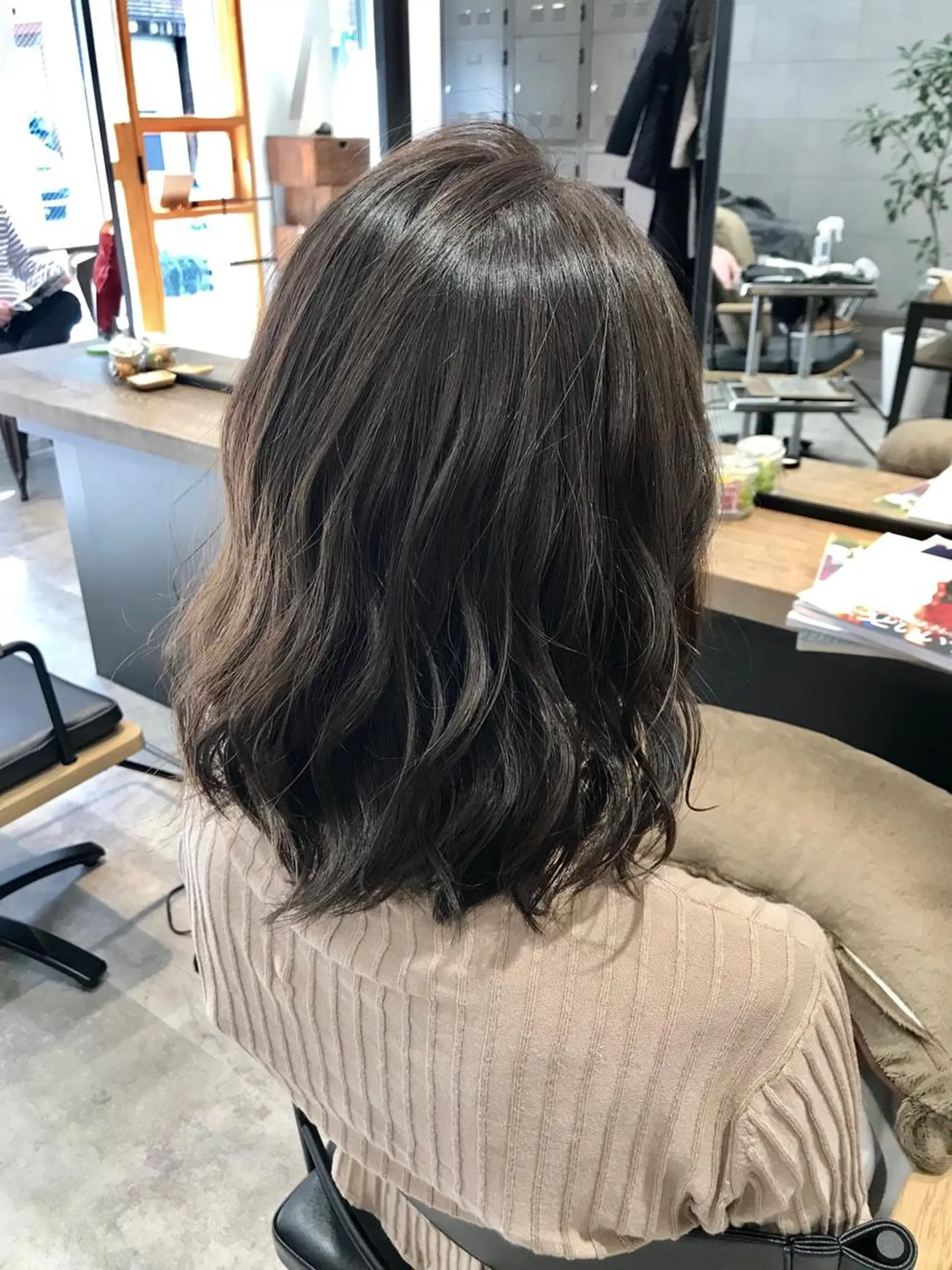 ミディアム カラー ヘアアレンジ 透明感カラー グレージュ 似合わせレイヤー/ 美髪縮毛矯正/ミナエのヘアスタイル