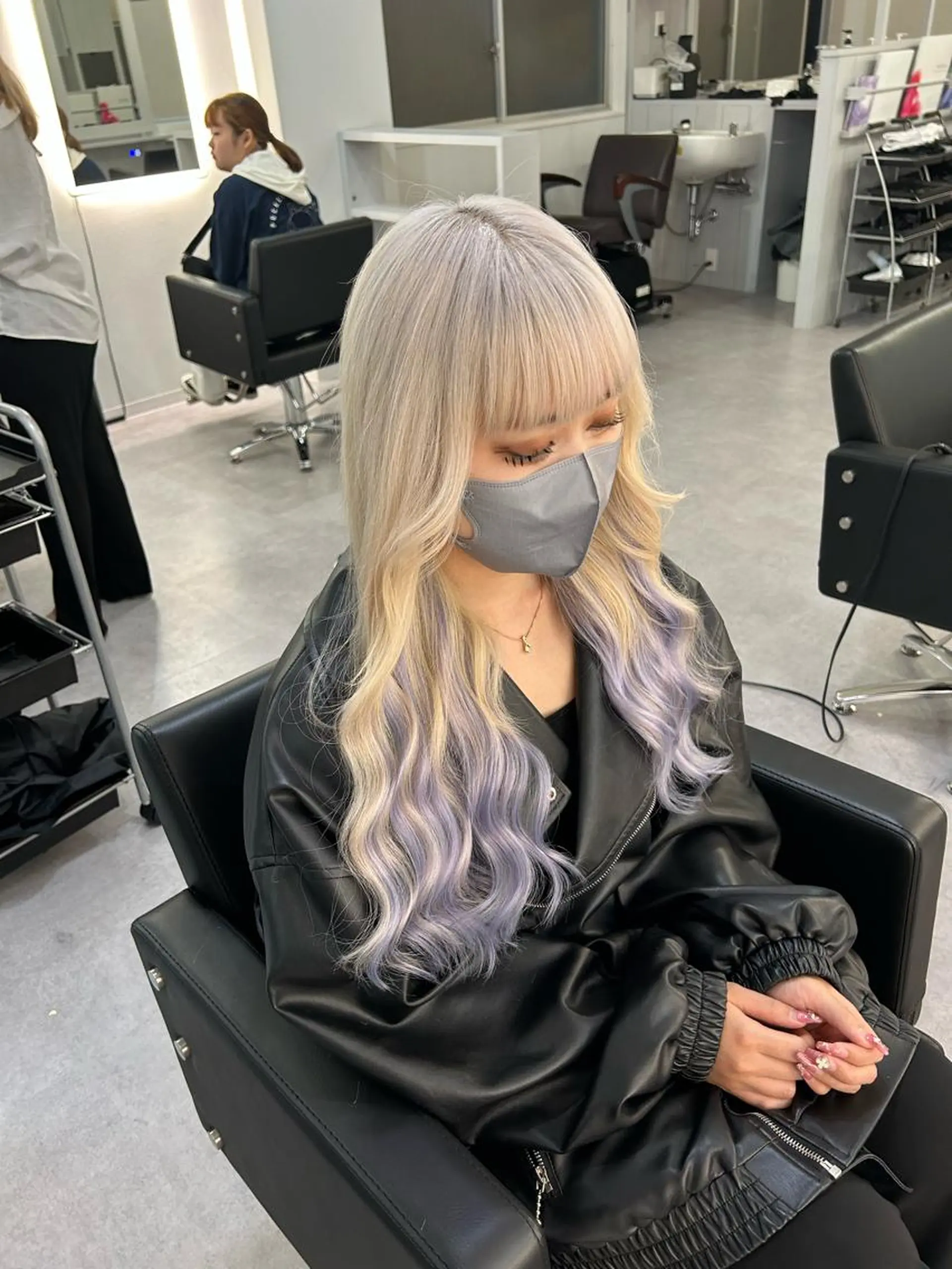 ロング カラー シールエクステ インナーカラー ラベンダーカラー エクステ ヘアカラー トリートメント ブリーチ&エクステ 🥀ケアカラー特化のヘアスタイル