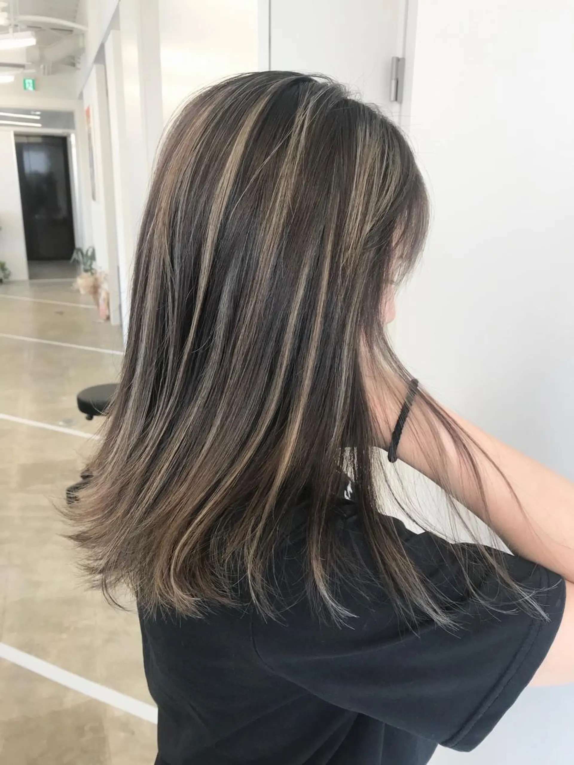 ミディアム カラー ハイライトカラー ハイライト 森本 笑のヘアスタイル