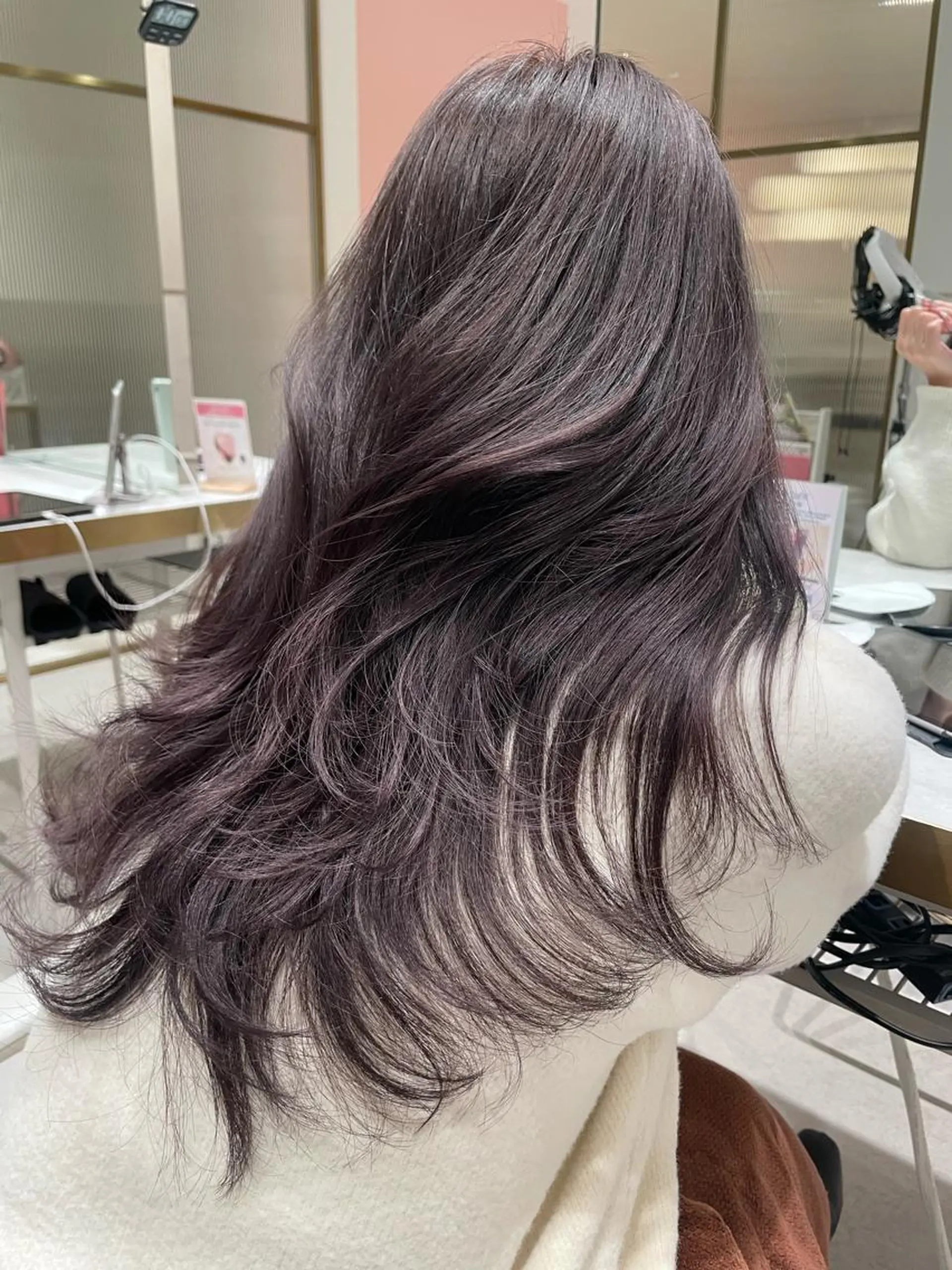 ロング カラー カット ヘアカラー トリートメント レイヤーカット/透明 感カラー🐬永井瑠栞のヘアスタイル