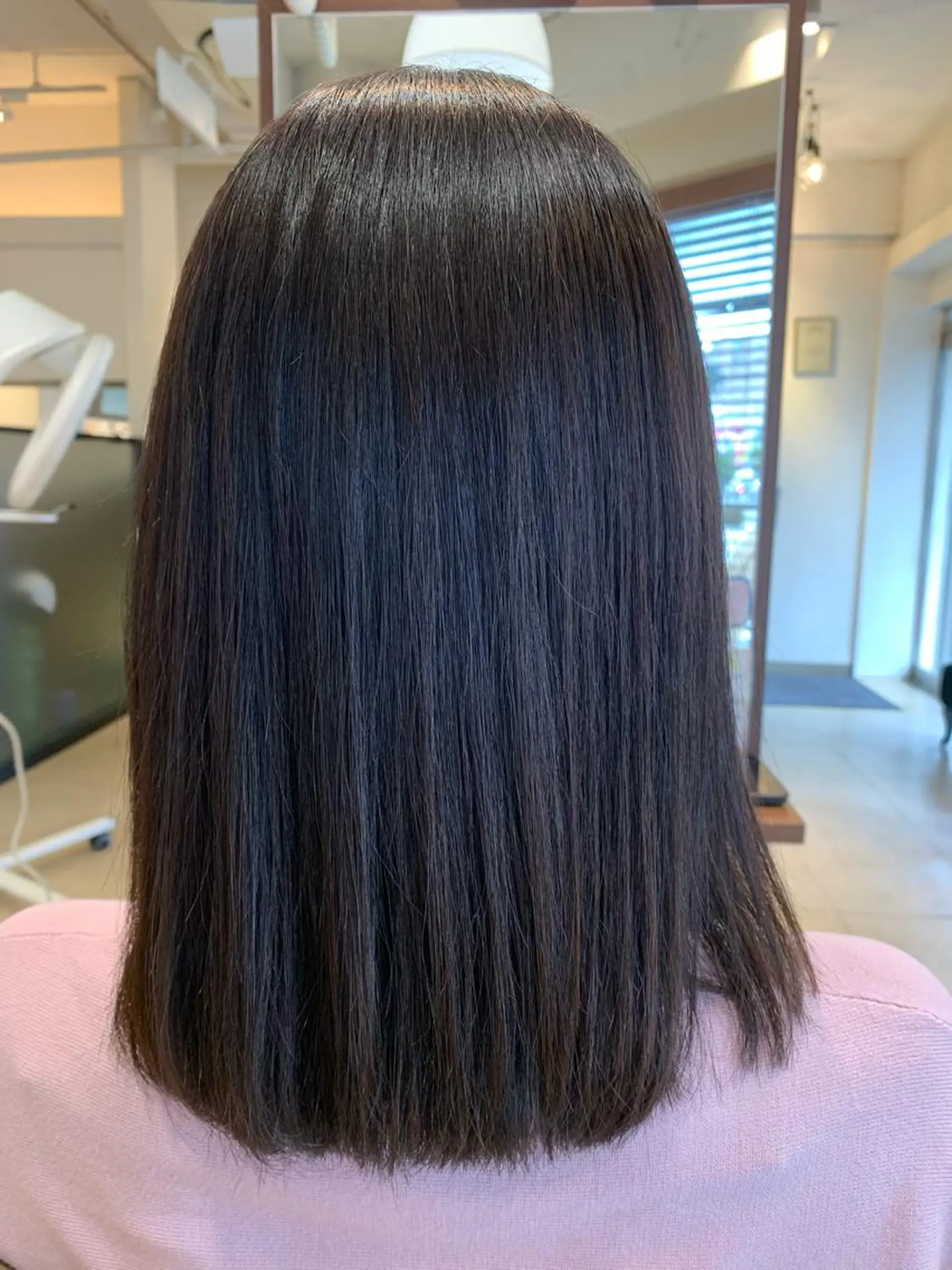 ミディアム 縮毛矯正 newi saLyu 片岡ふきのヘアスタイル