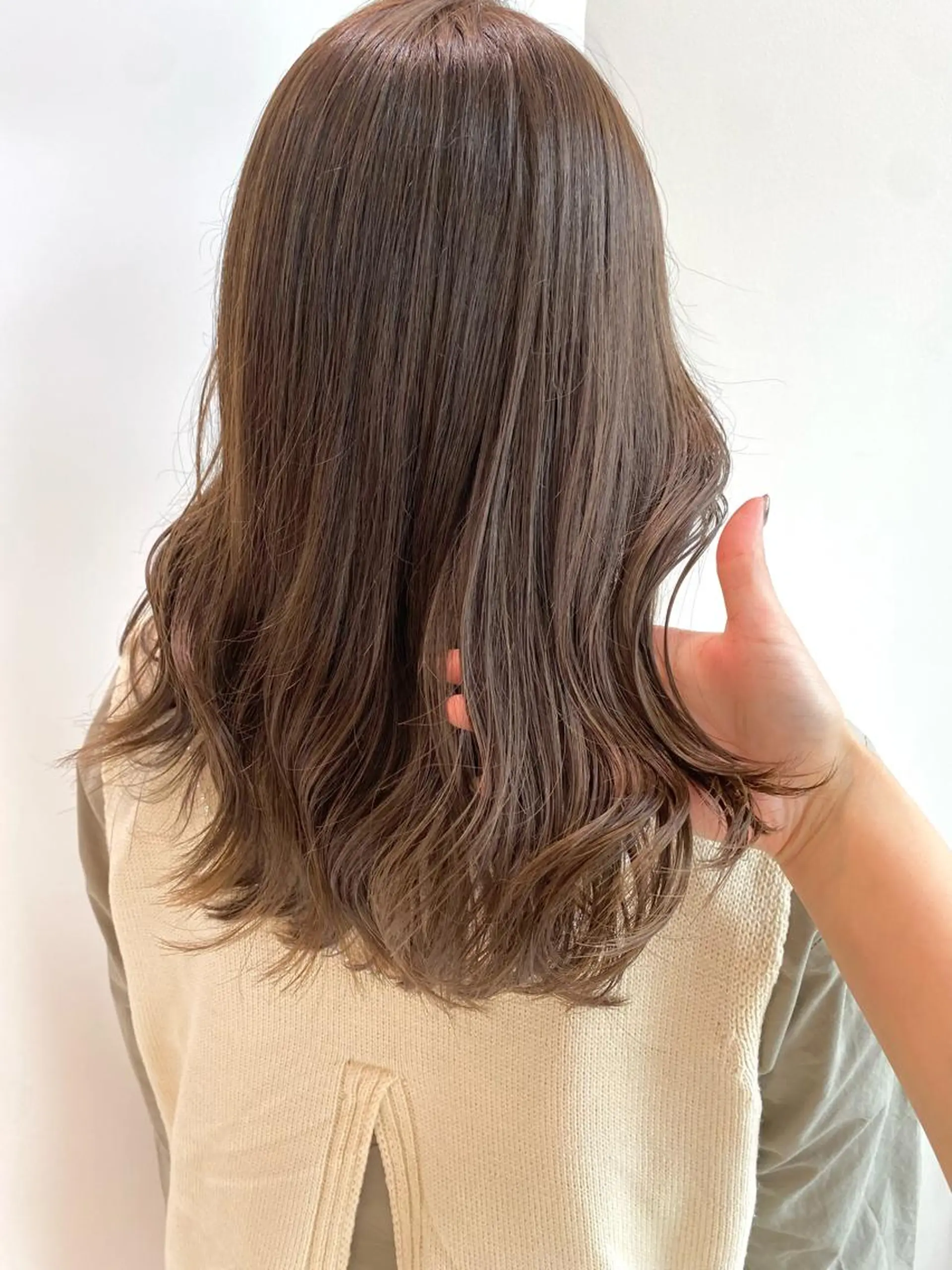 セミロング カラー ウルフカット ハッシュカット/七海のヘアスタイル