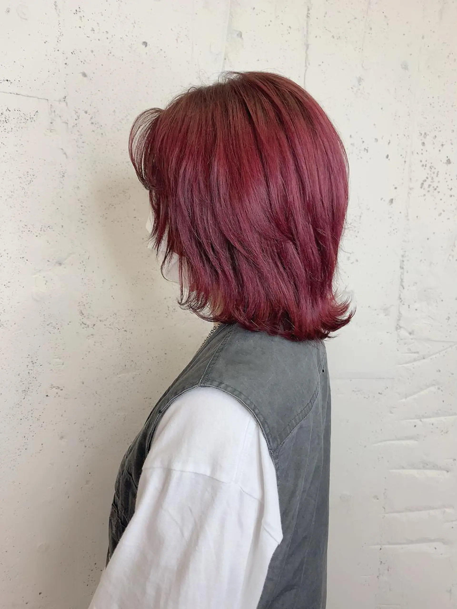 ミディアム カラー カット ヘアカラー 透明感ハイトーン🦄 キラ🌈のヘアスタイル