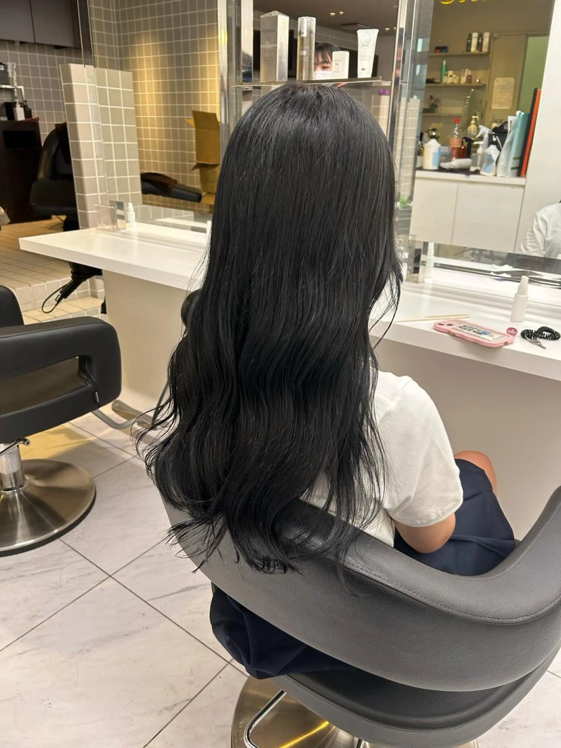 ロング カラー パーマ ヘアアレンジ メンズ キッズ ネイル マツエク・マツパ アイブロウ 🦋韓国レイヤー｜ 透明感グレージュ🦋のヘアスタイル