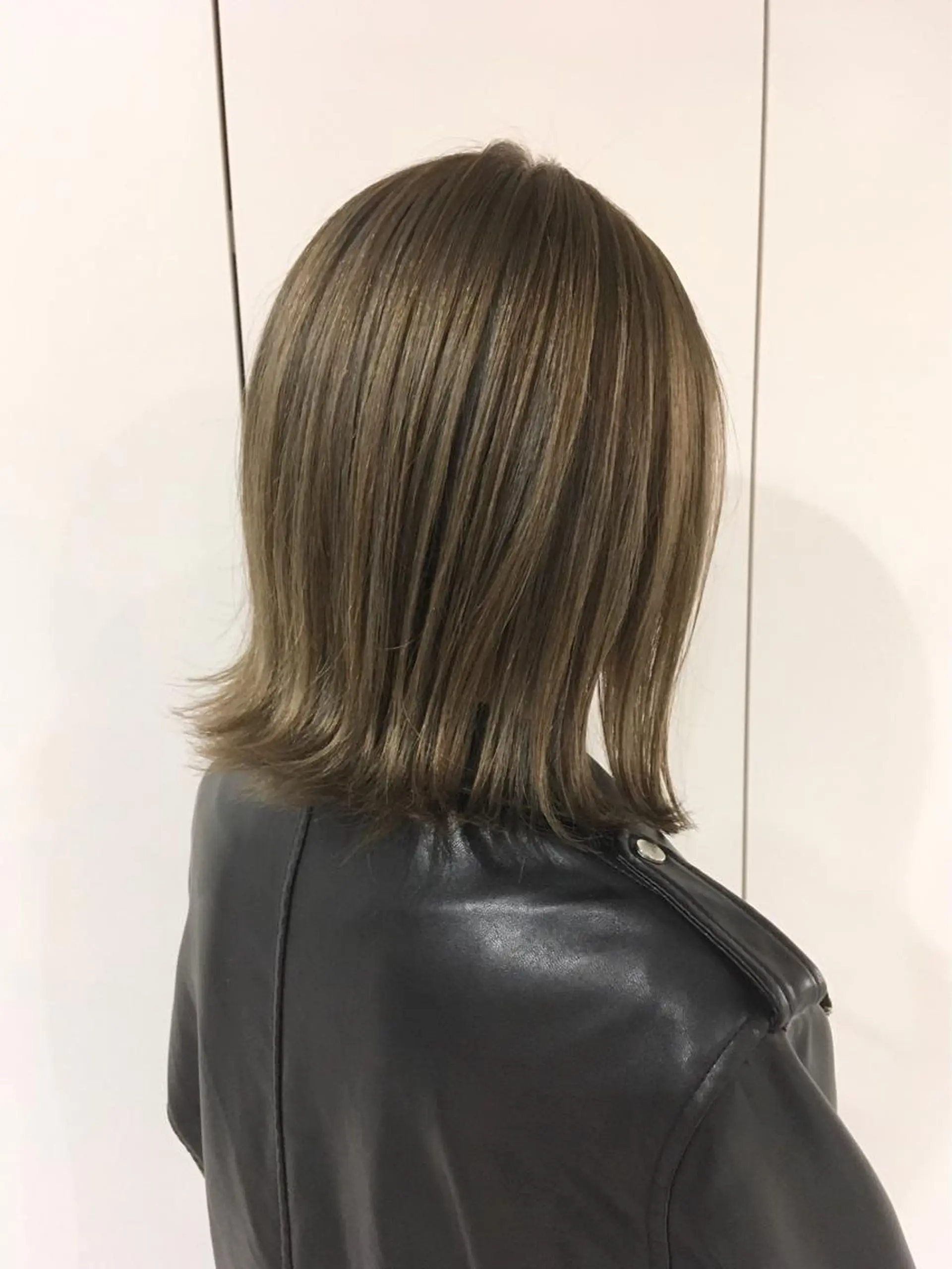 セミロング カラー giinii所属・横浜縮毛矯正 ☆渋谷良太のヘアスタイル