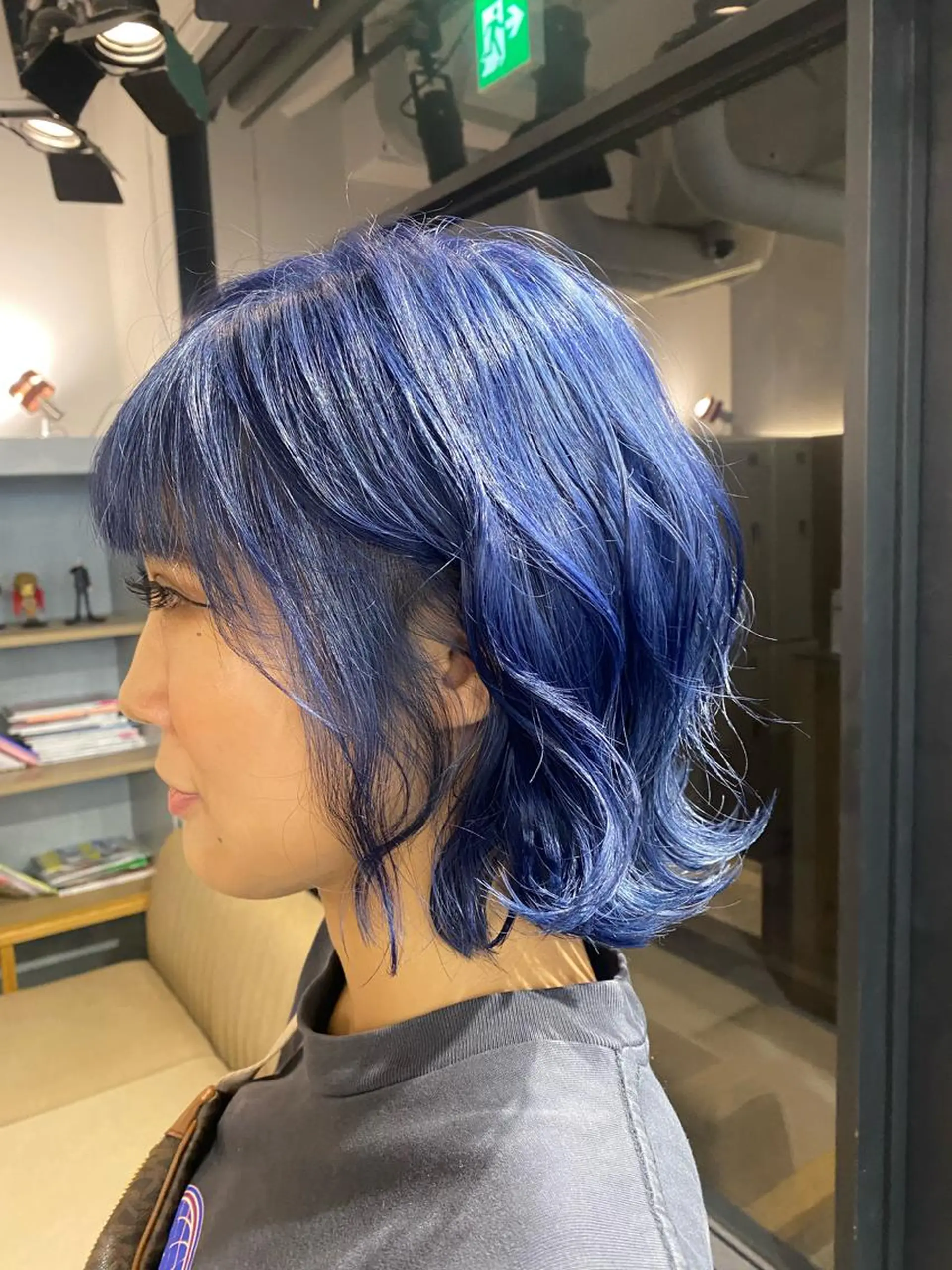 ショート カラー ブリーチ ブルーカラー ネイビーカラー 最高峰ボブ/ 切りっぱなし/田野のヘアスタイル