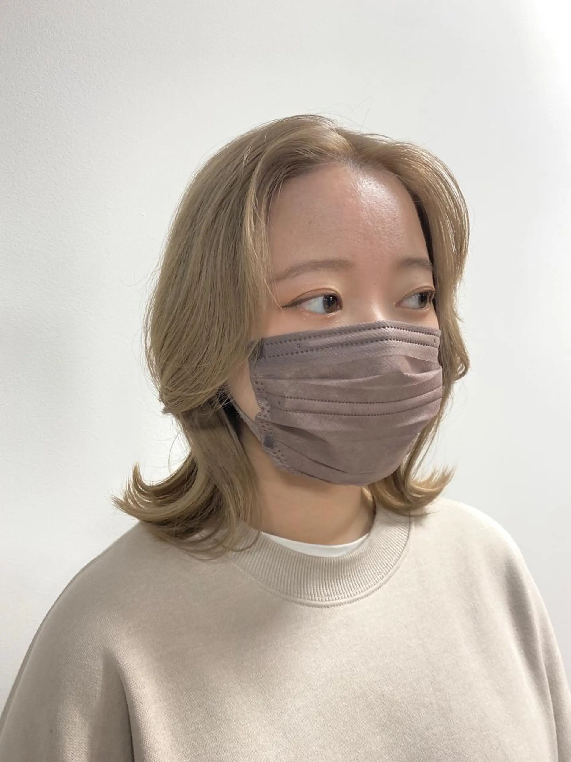 ミディアム カラー ベージュカラー ブリーチ 和歌山韓国ヘア🌙 MOEのヘアスタイル