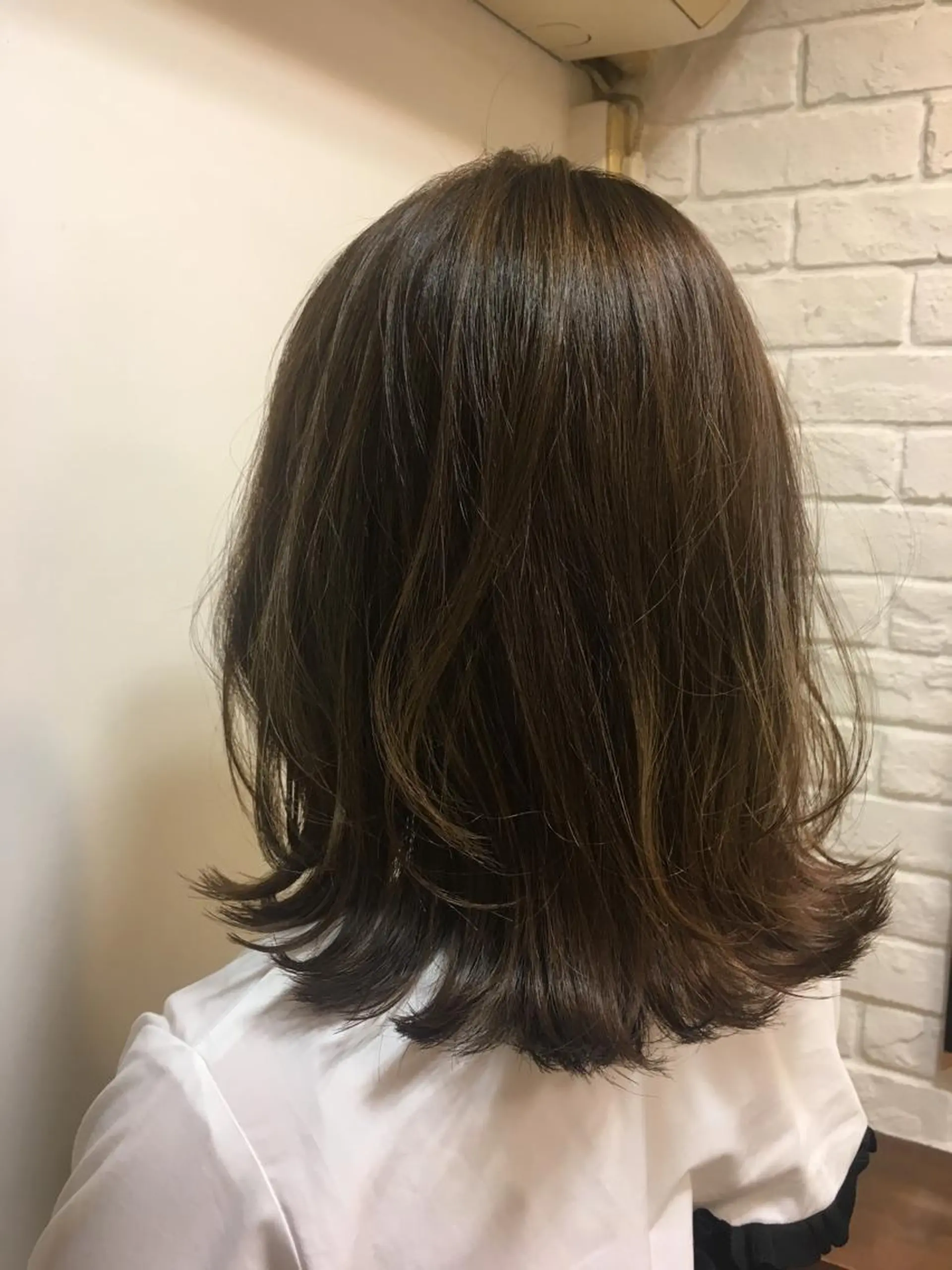 ミディアム カラー 清水 早織のヘアスタイル