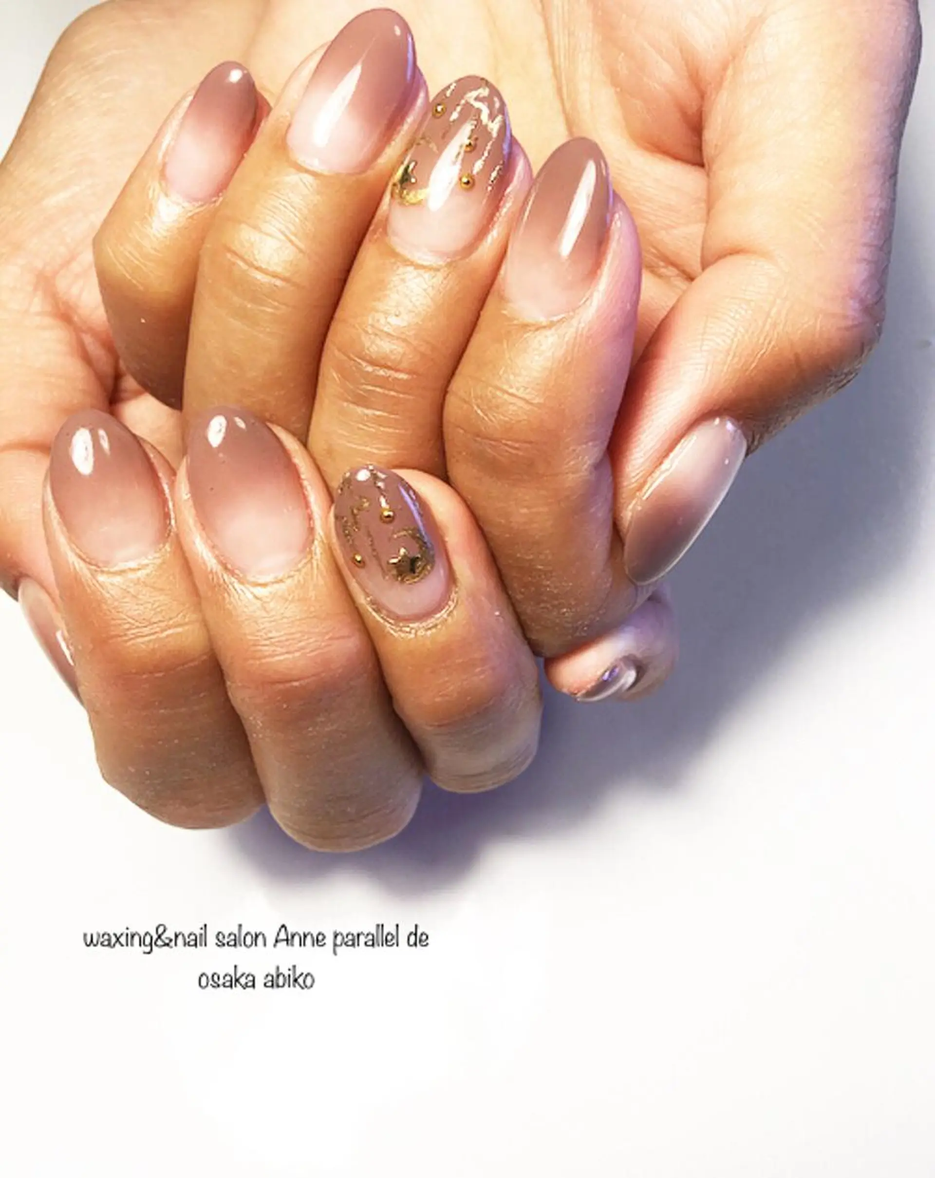 ネイル ブラウン 中村 翠のネイルデザイン