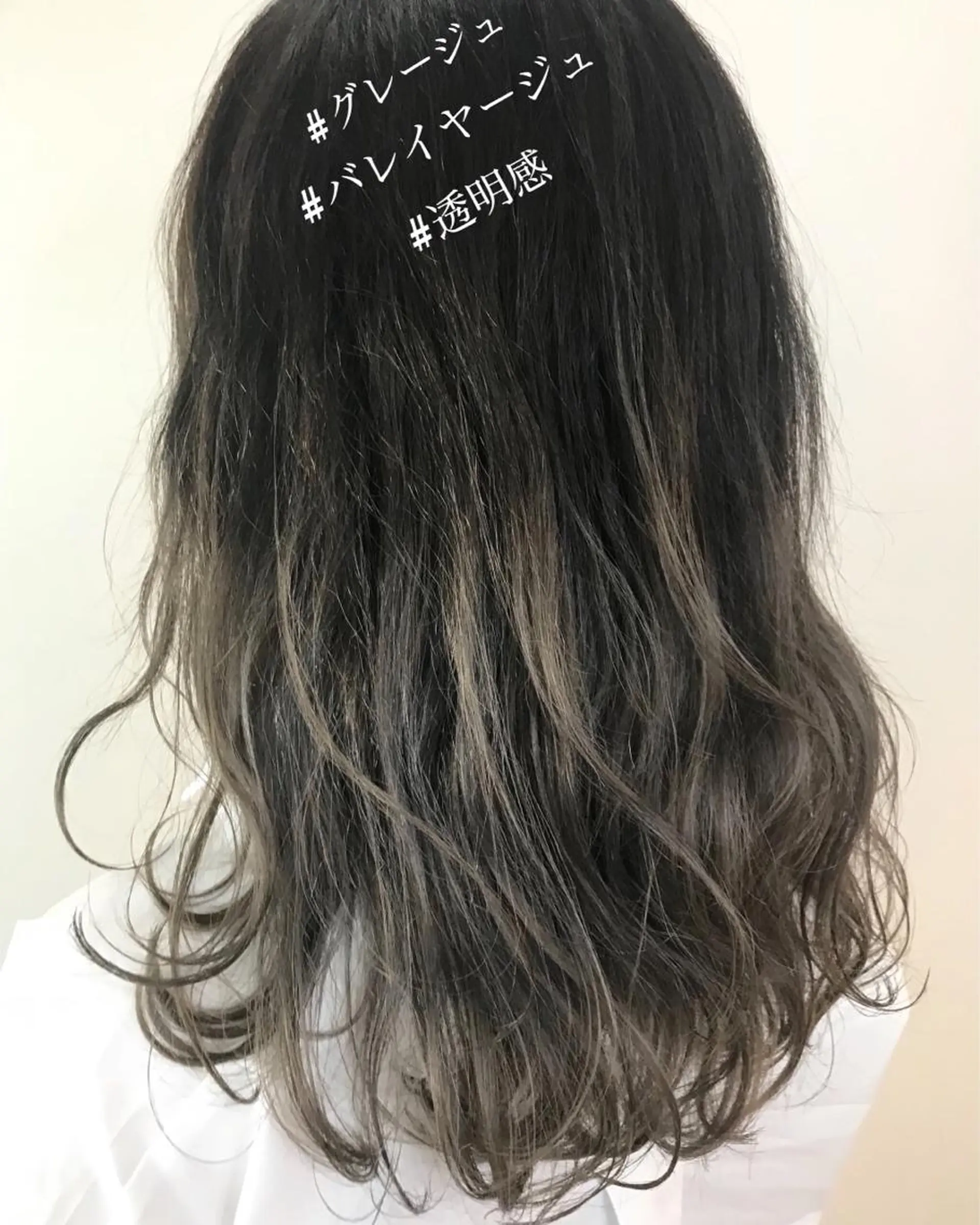 ミディアム カラー ウルフカット レイヤーカット上柿のヘアスタイル